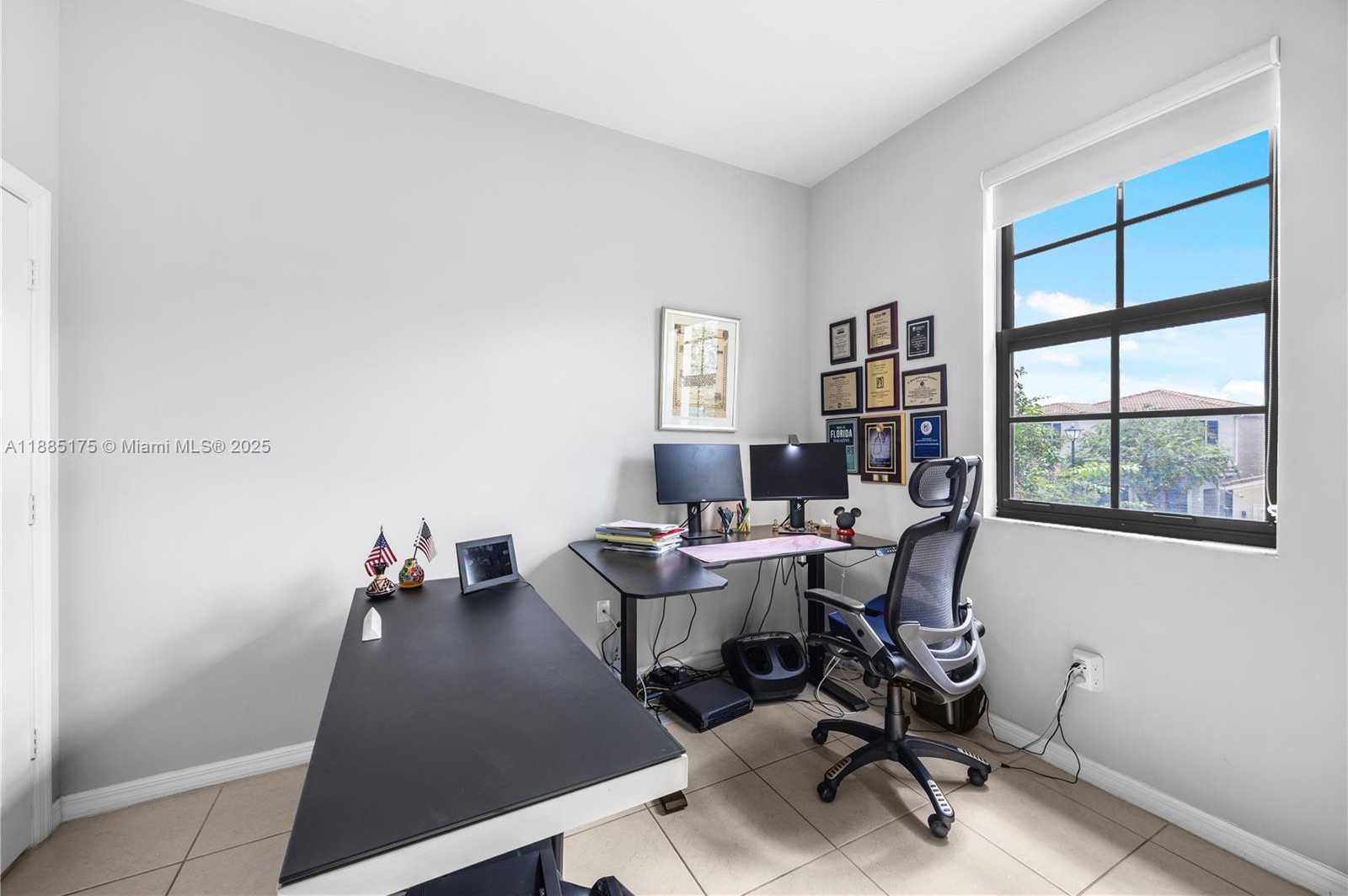 Small Image of 639 NORTH EAST 193RD ST, Miami Number 34
