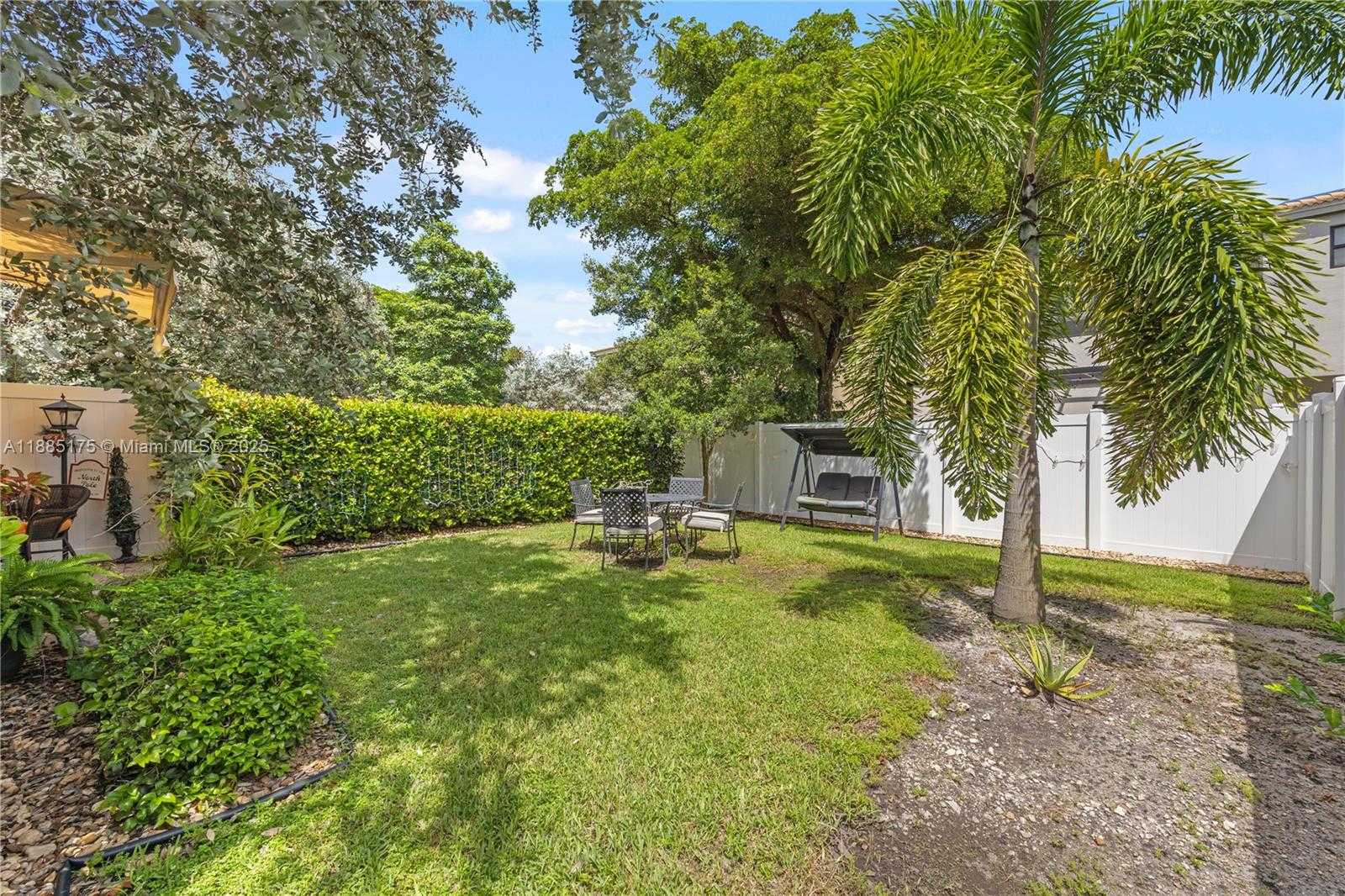 Small Image of 639 NORTH EAST 193RD ST, Miami Number 39