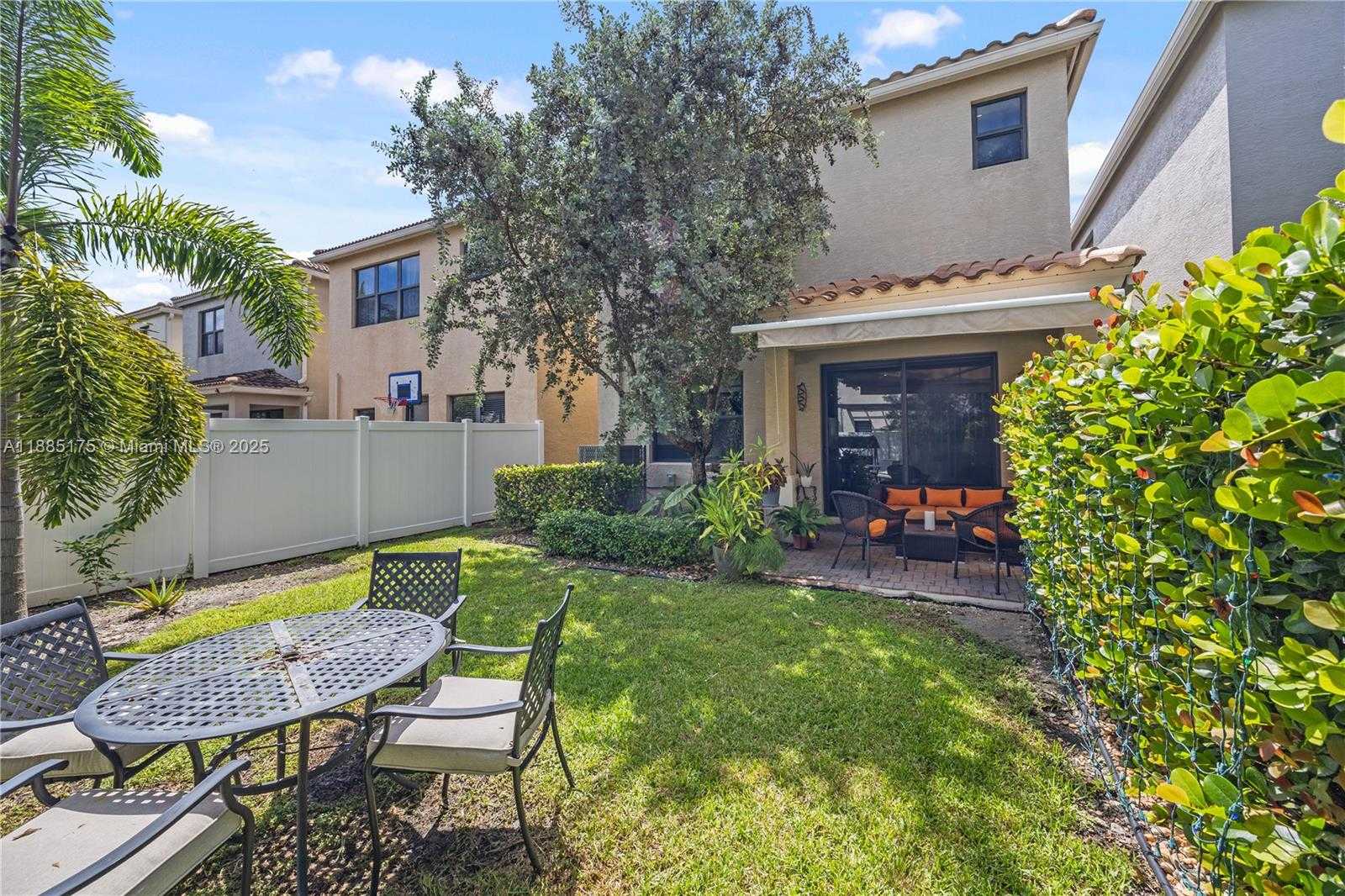 Small Image of 639 NORTH EAST 193RD ST, Miami Number 41