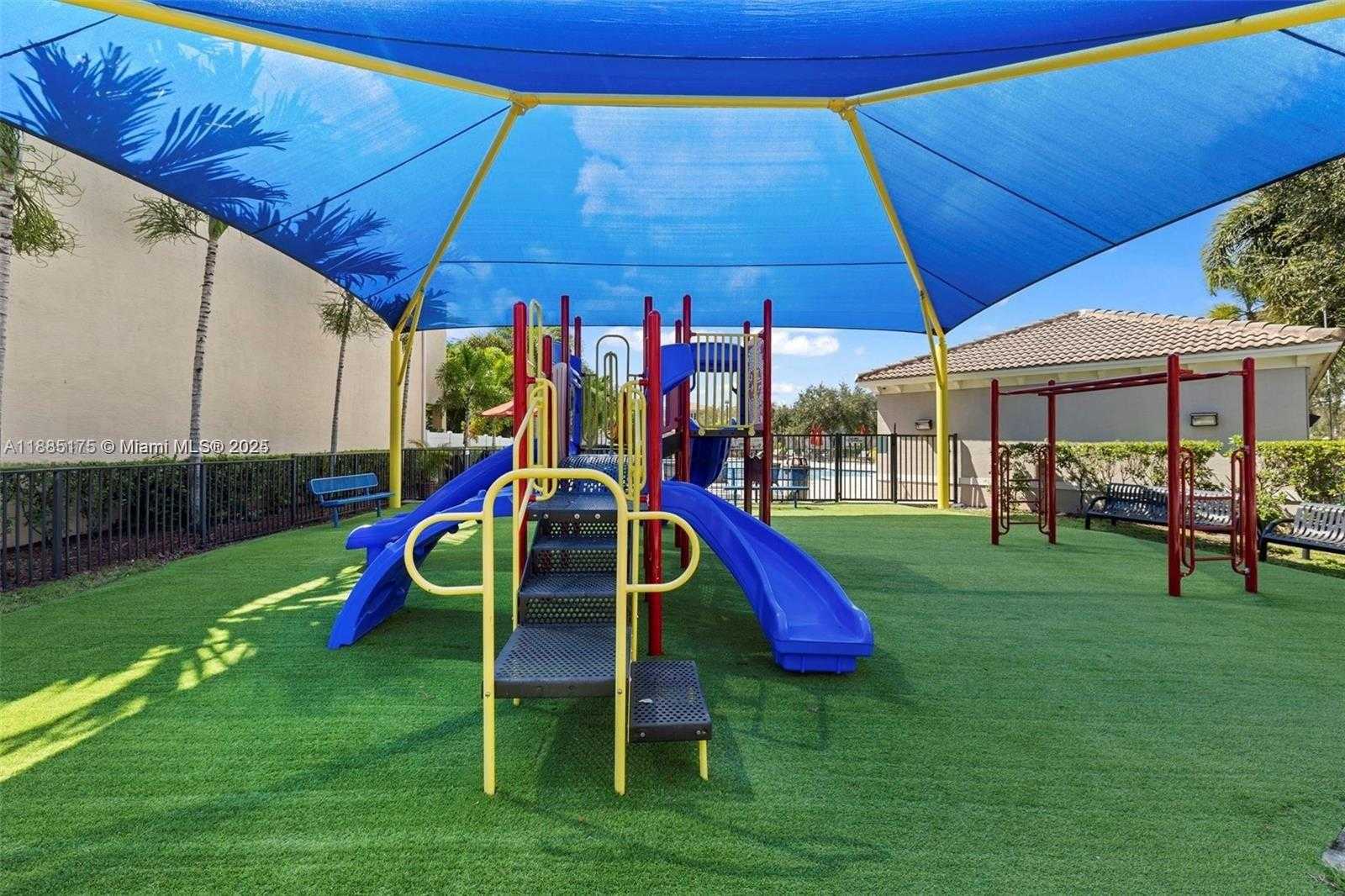Small Image of 639 NORTH EAST 193RD ST, Miami Number 43