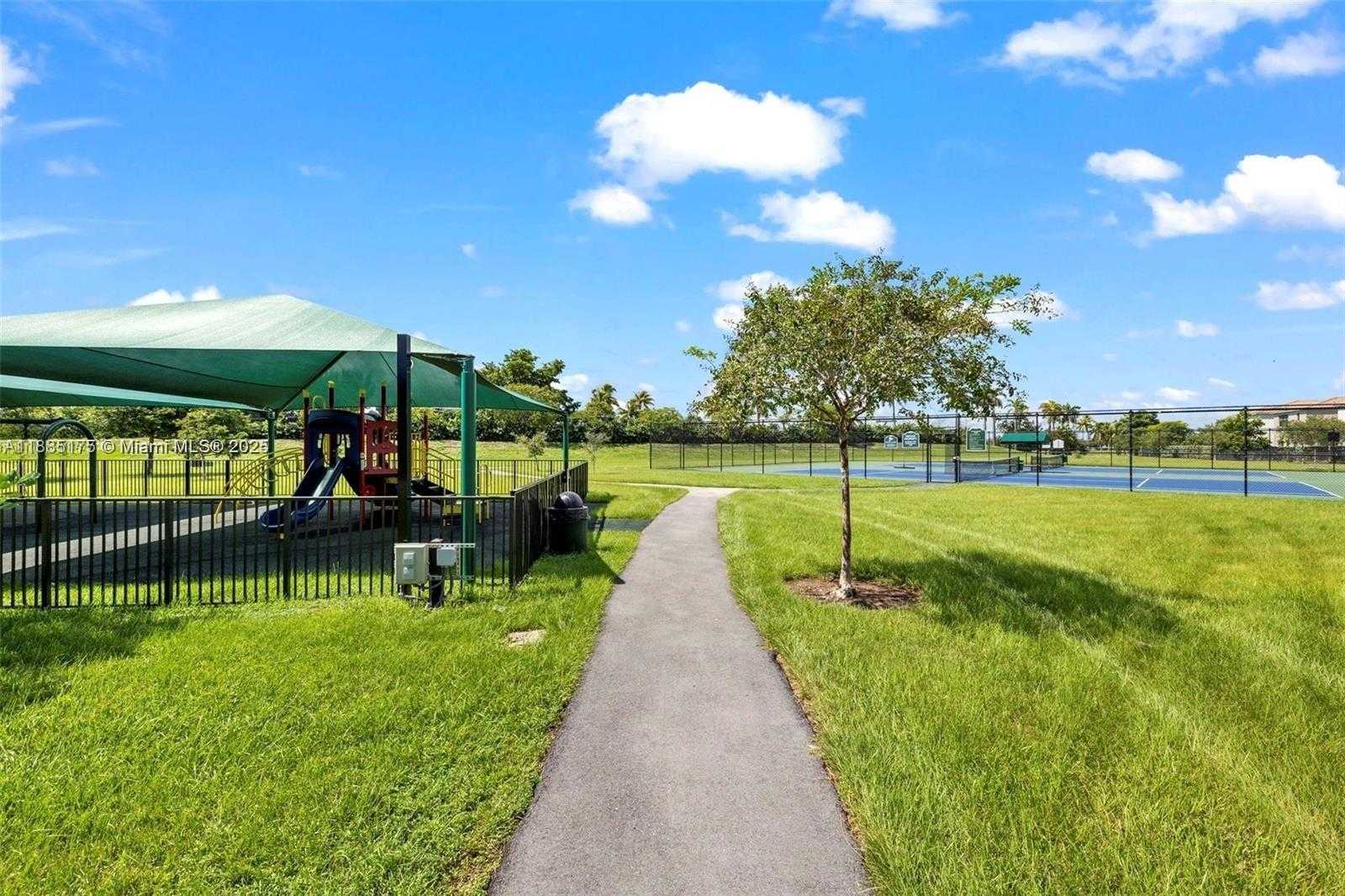 Small Image of 639 NORTH EAST 193RD ST, Miami Number 45