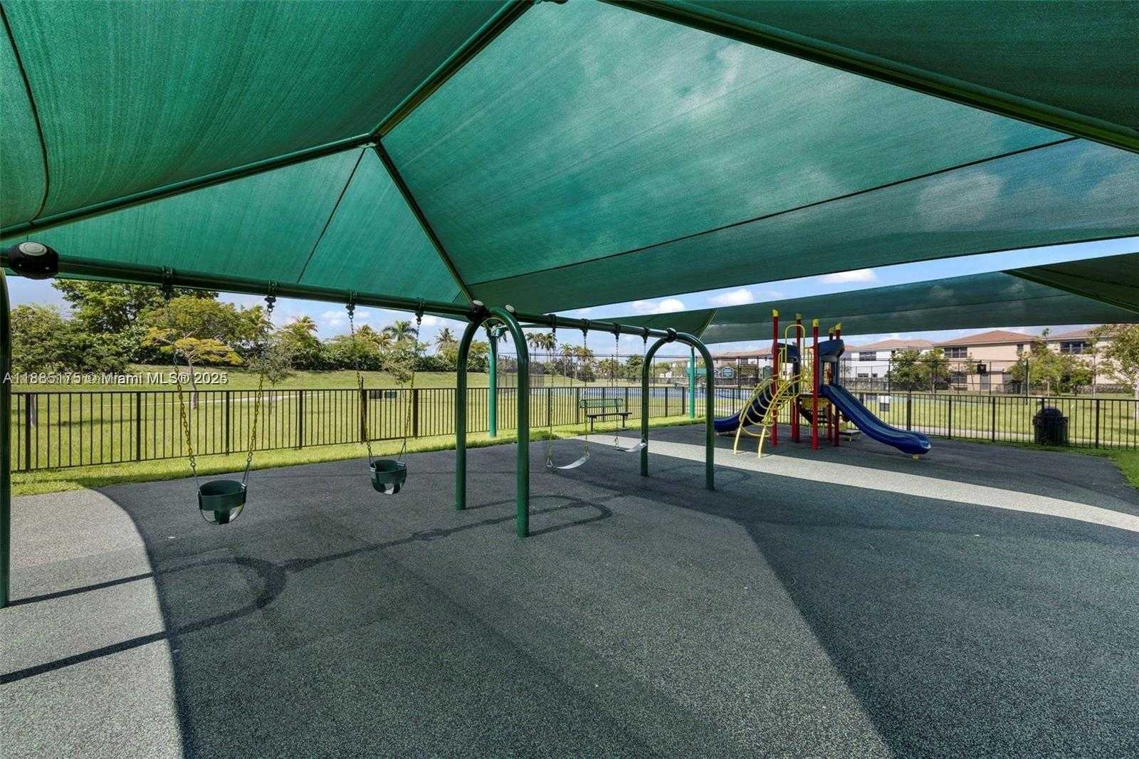 Small Image of 639 NORTH EAST 193RD ST, Miami Number 46
