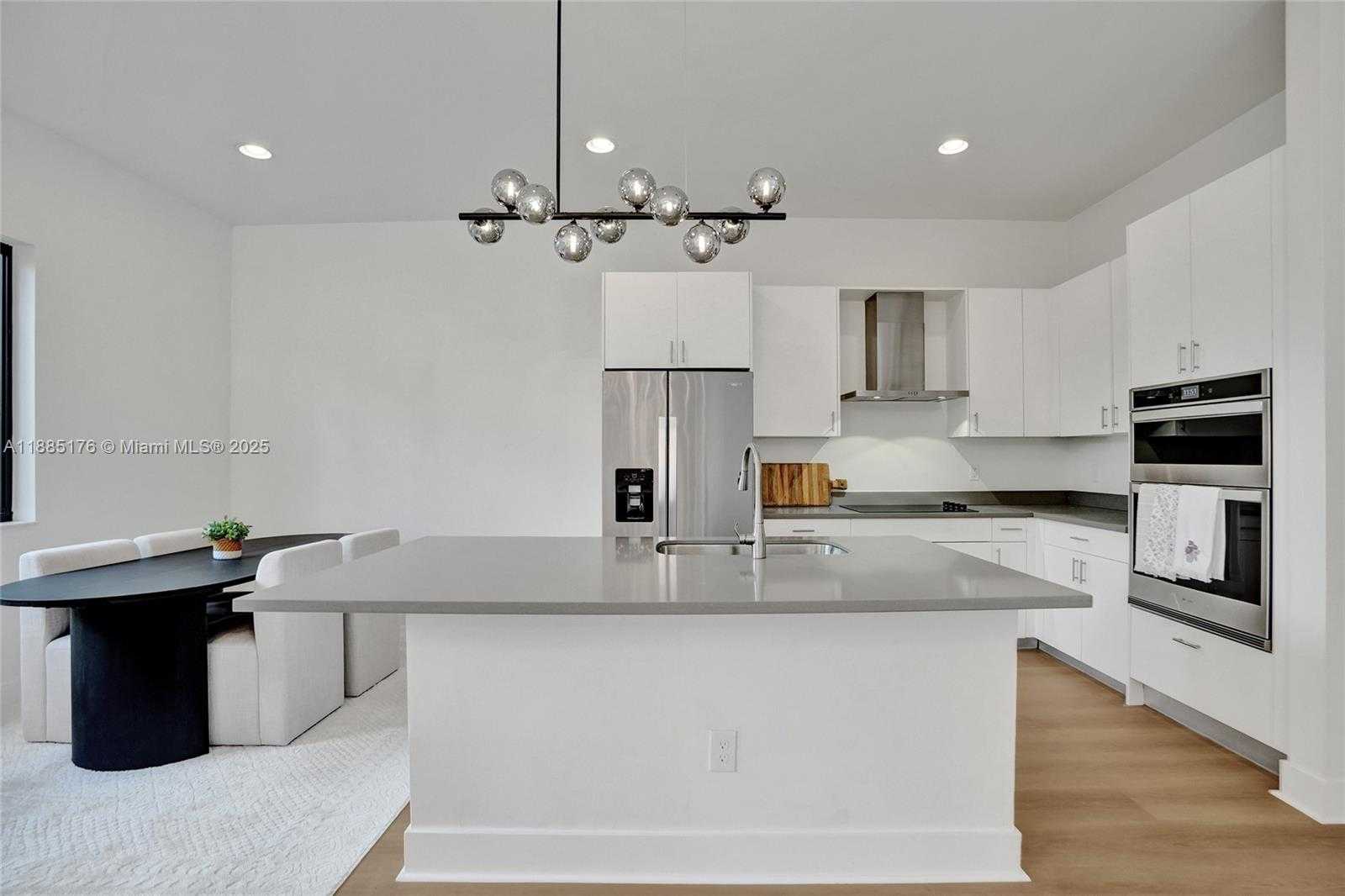 Small Image of 13145 ADDILYN CT, Davie Number 11