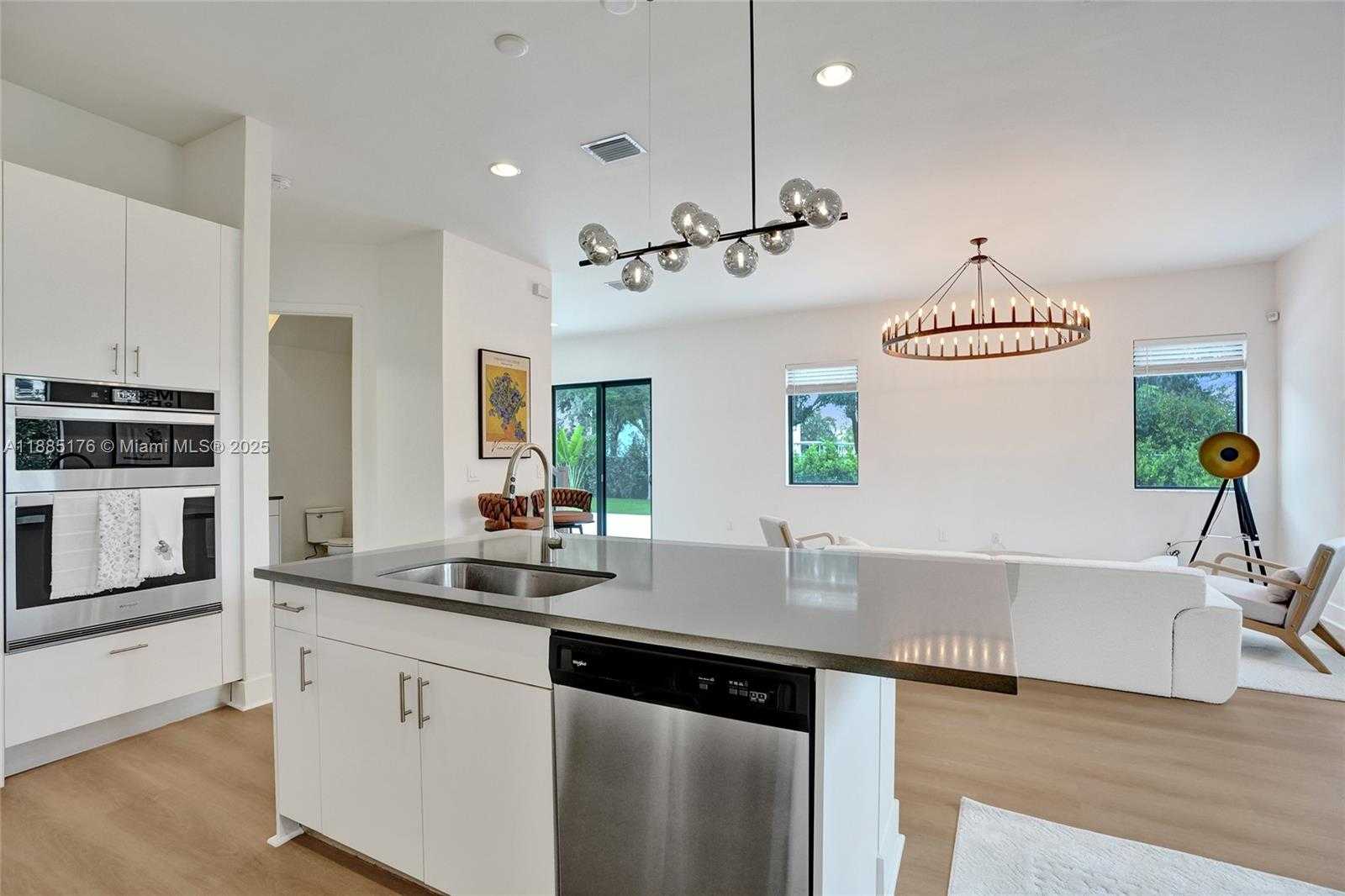 Small Image of 13145 ADDILYN CT, Davie Number 15