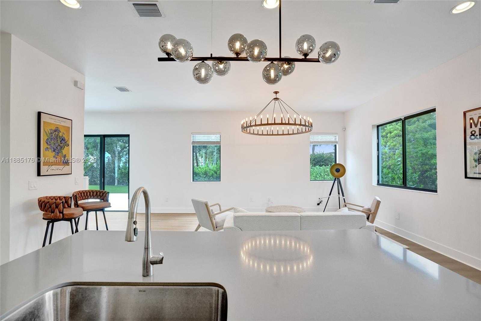 Small Image of 13145 ADDILYN CT, Davie Number 19