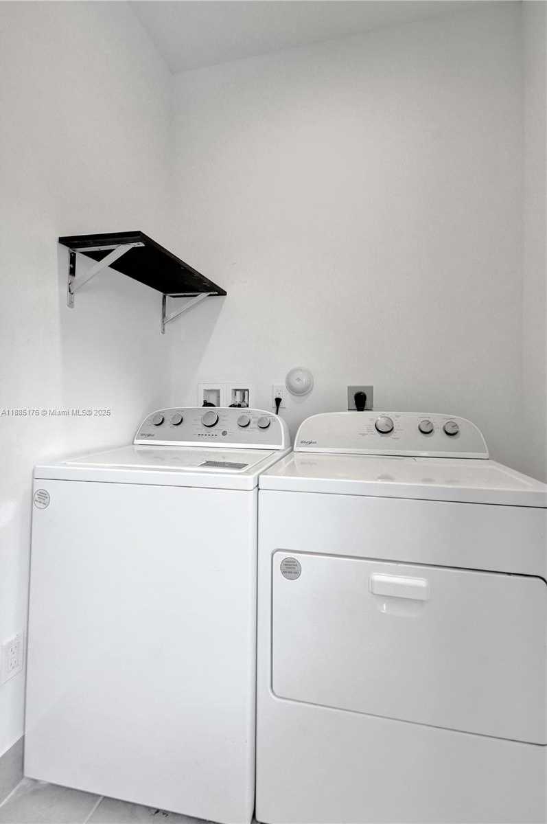Small Image of 13145 ADDILYN CT, Davie Number 24