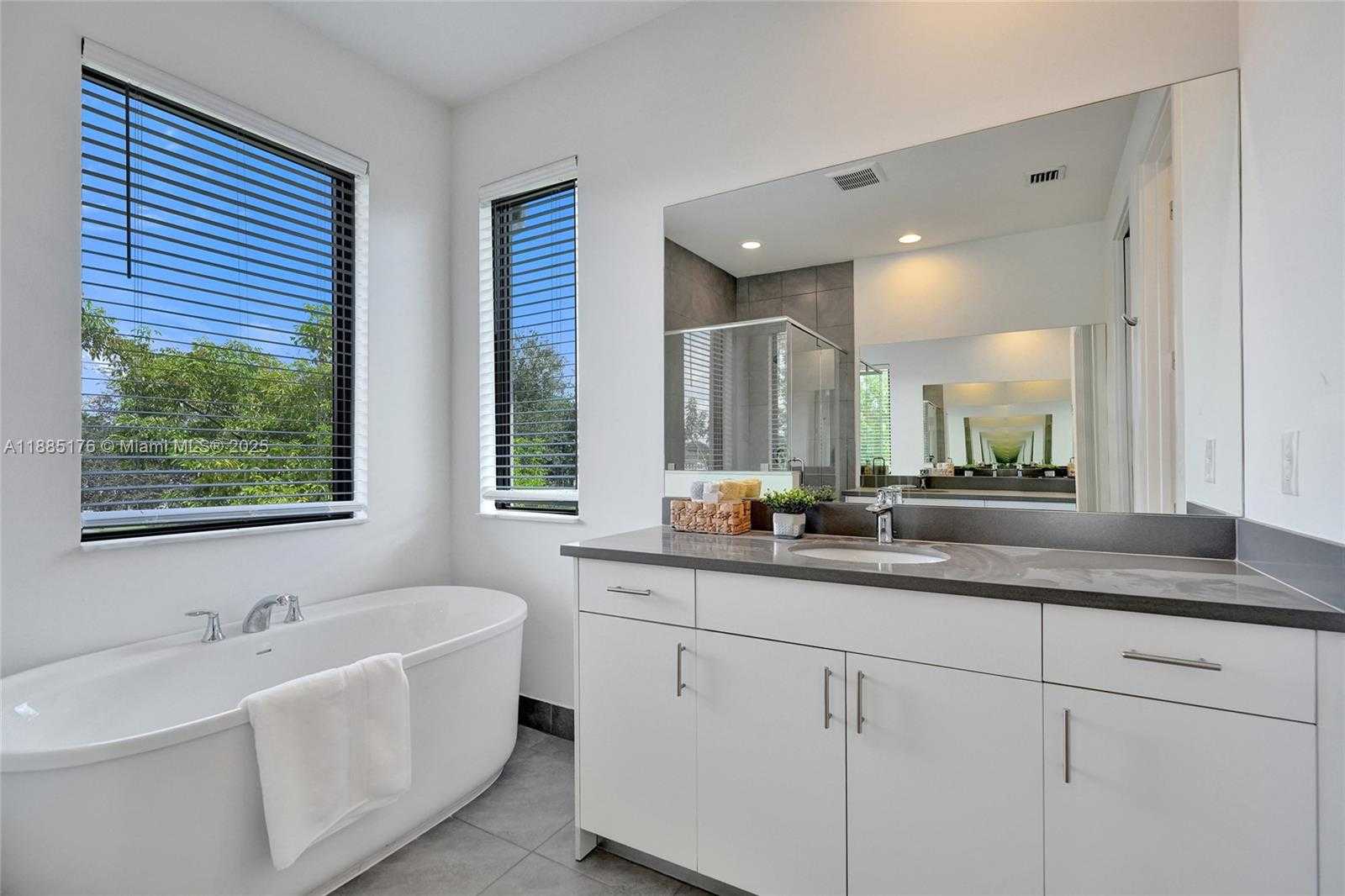 Small Image of 13145 ADDILYN CT, Davie Number 33