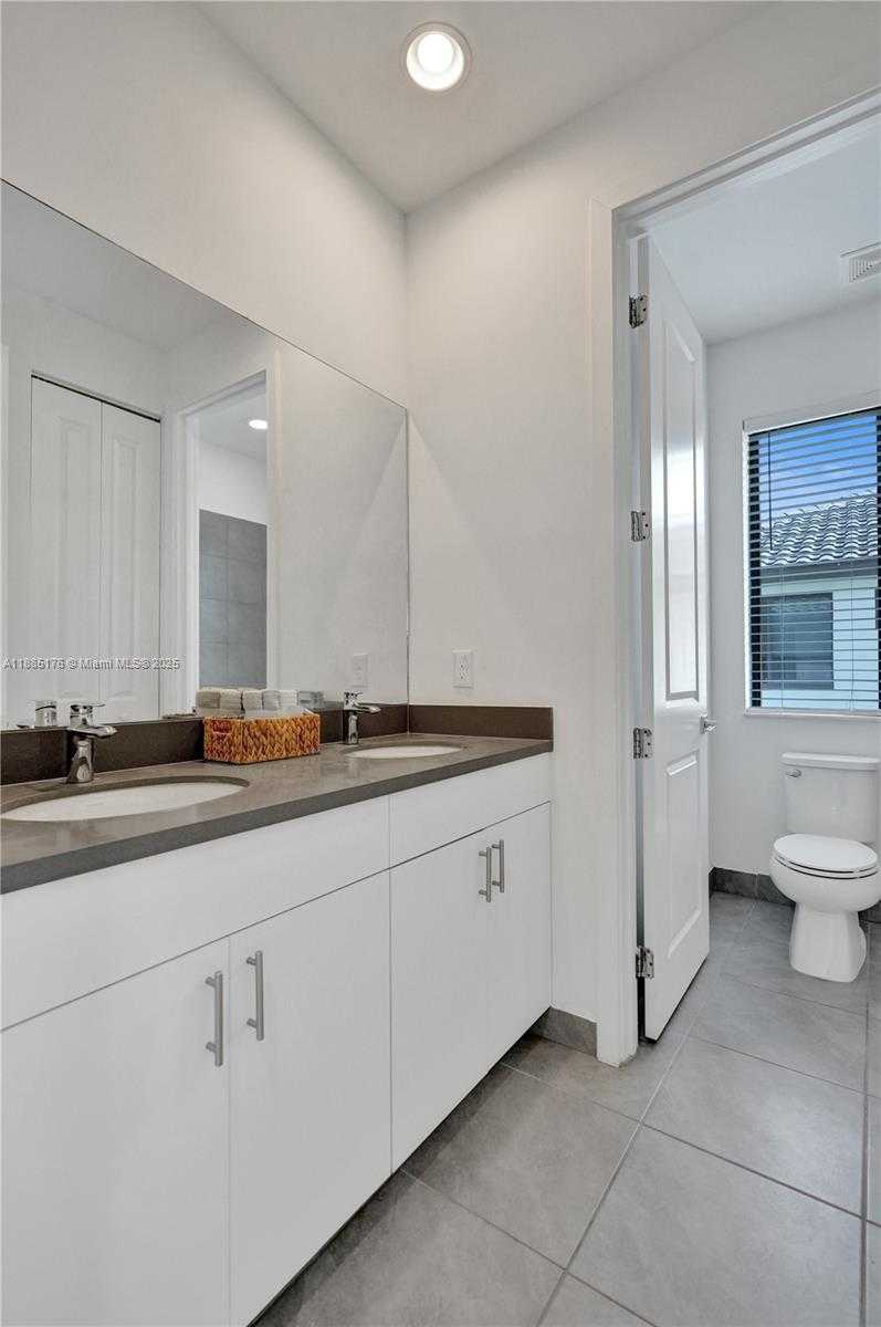 Small Image of 13145 ADDILYN CT, Davie Number 36