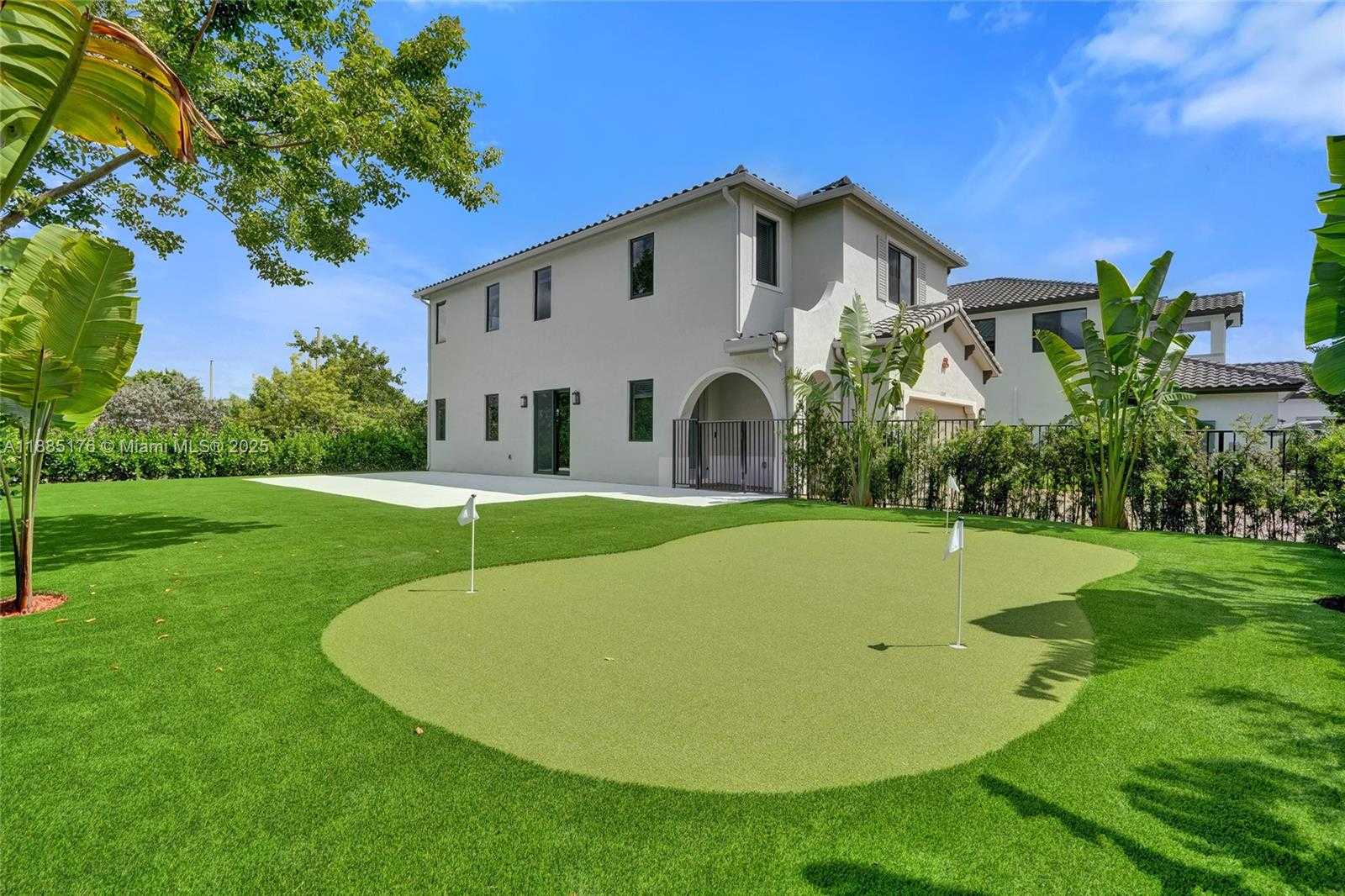 Small Image of 13145 ADDILYN CT, Davie Number 4