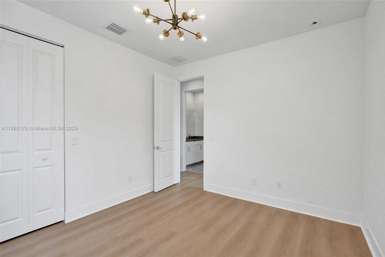 Small Image of 13145 ADDILYN CT, Davie Number 40