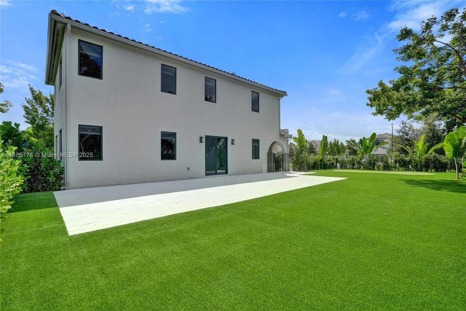 Small Image of 13145 ADDILYN CT, Davie Number 6