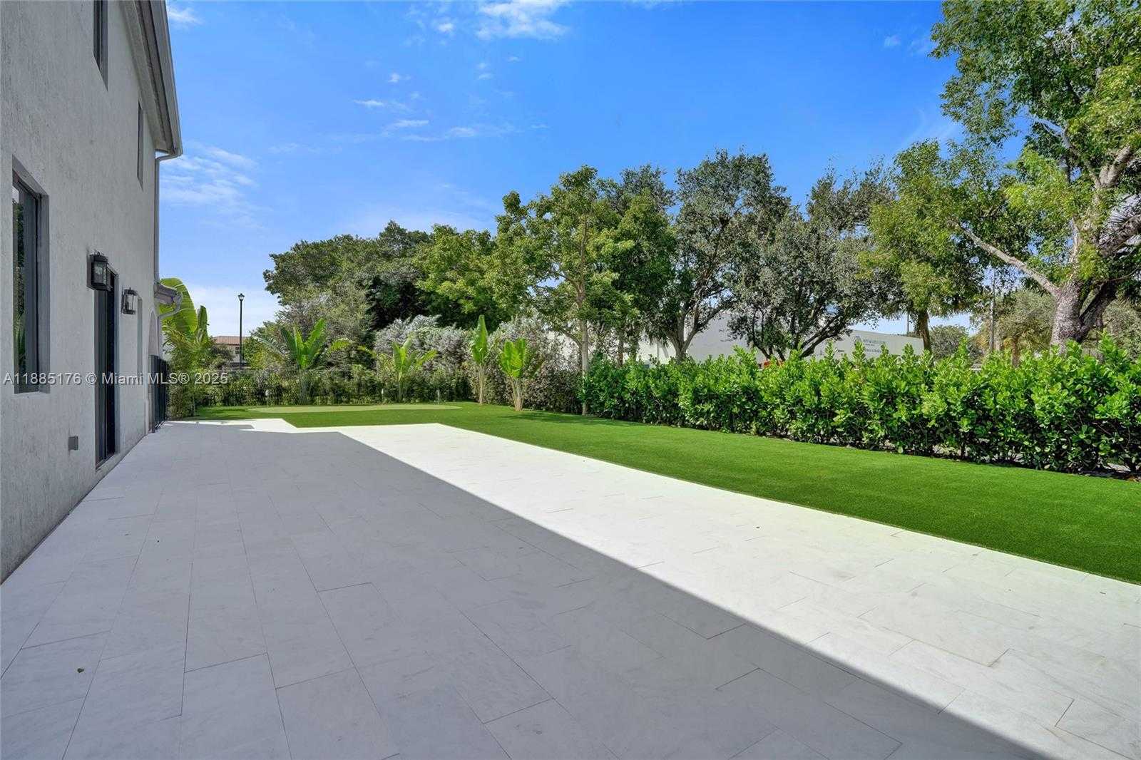 Small Image of 13145 ADDILYN CT, Davie Number 7