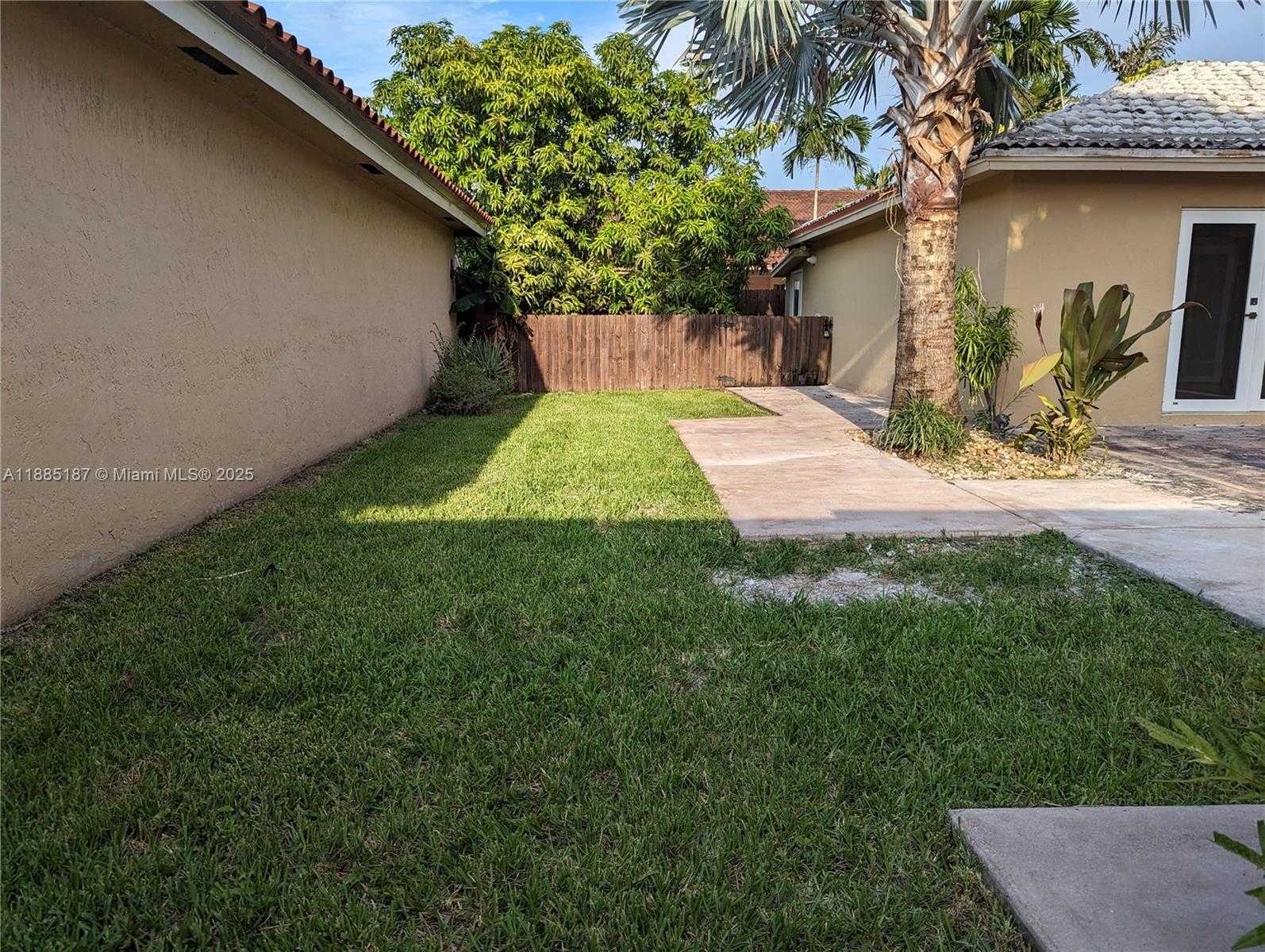 Small Image of 11481 SOUTH WEST 145TH AVE #/, Miami Number 14