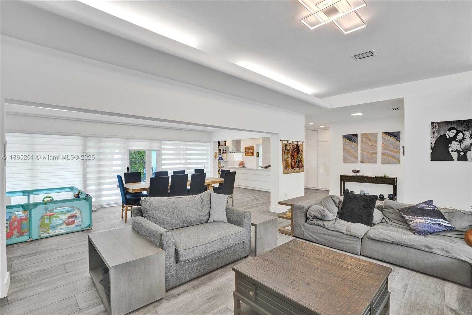 Small Image of 3784 SHERIDAN AVE, Miami Beach Number 16