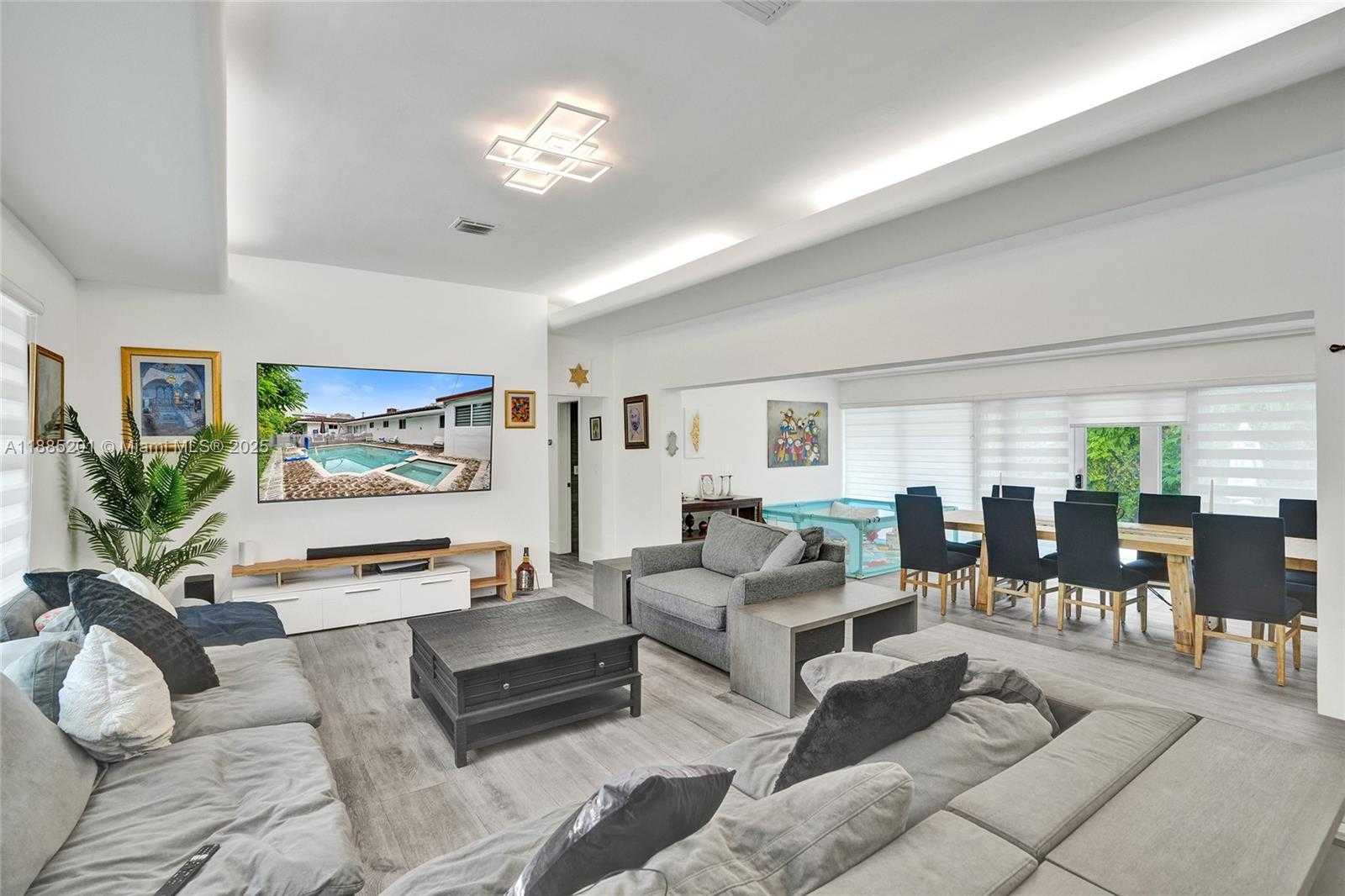 Small Image of 3784 SHERIDAN AVE, Miami Beach Number 17