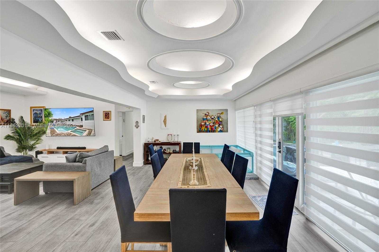 Small Image of 3784 SHERIDAN AVE, Miami Beach Number 18