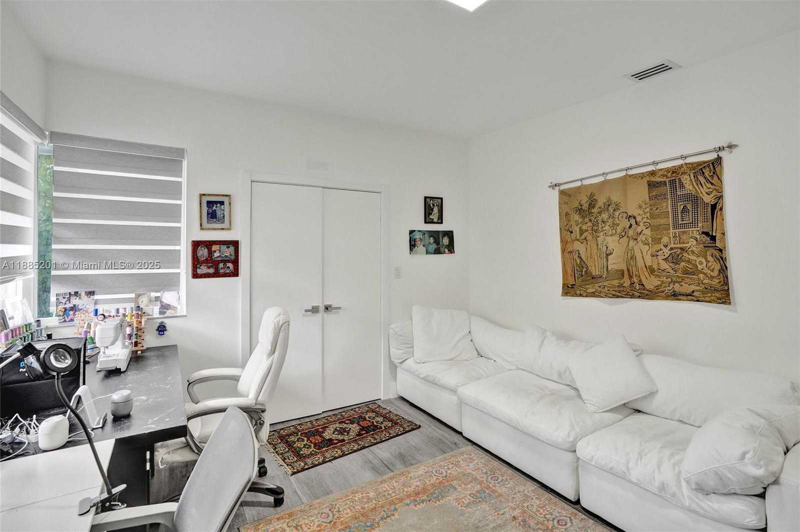 Small Image of 3784 SHERIDAN AVE, Miami Beach Number 2