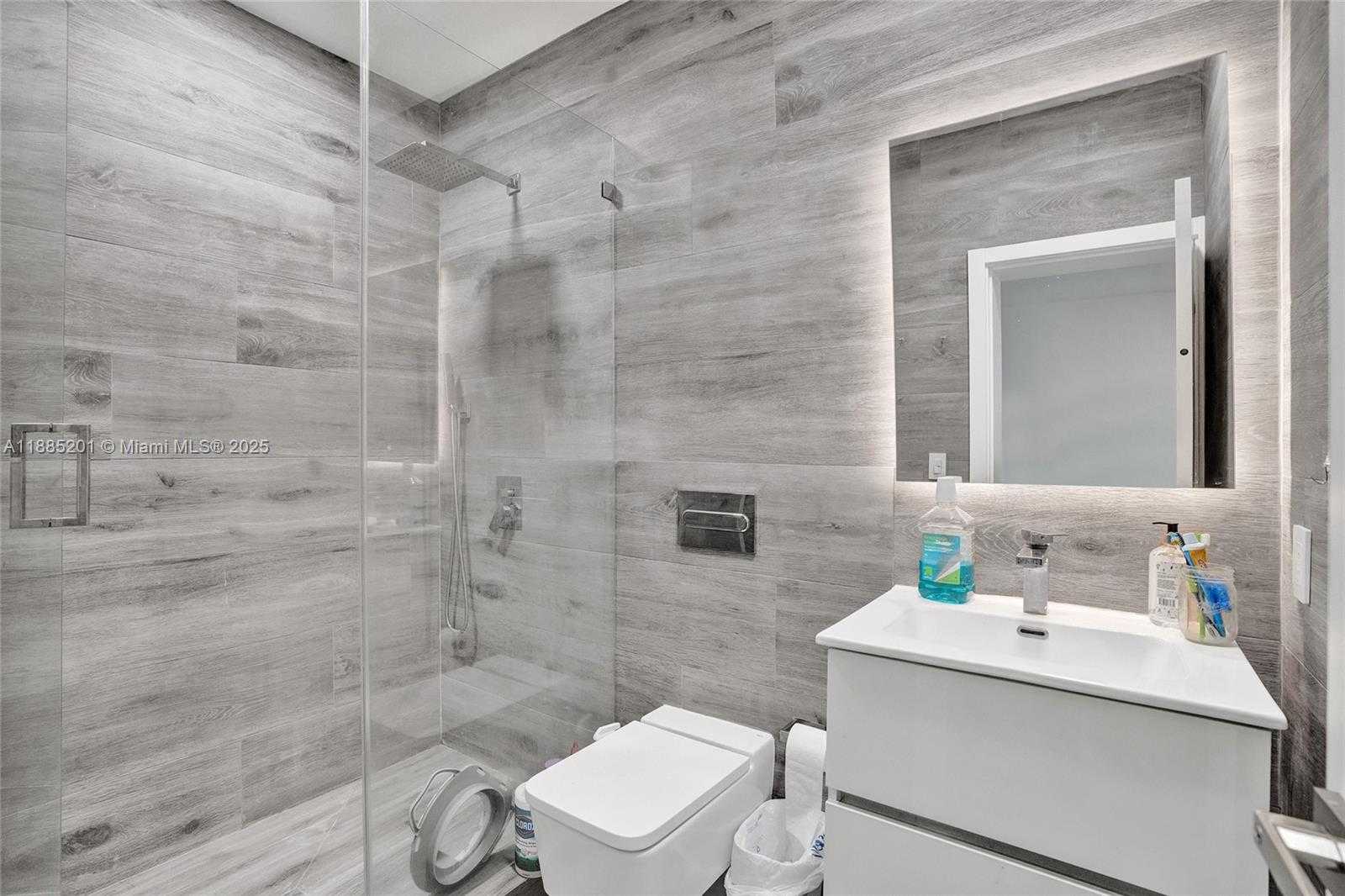 Small Image of 3784 SHERIDAN AVE, Miami Beach Number 20