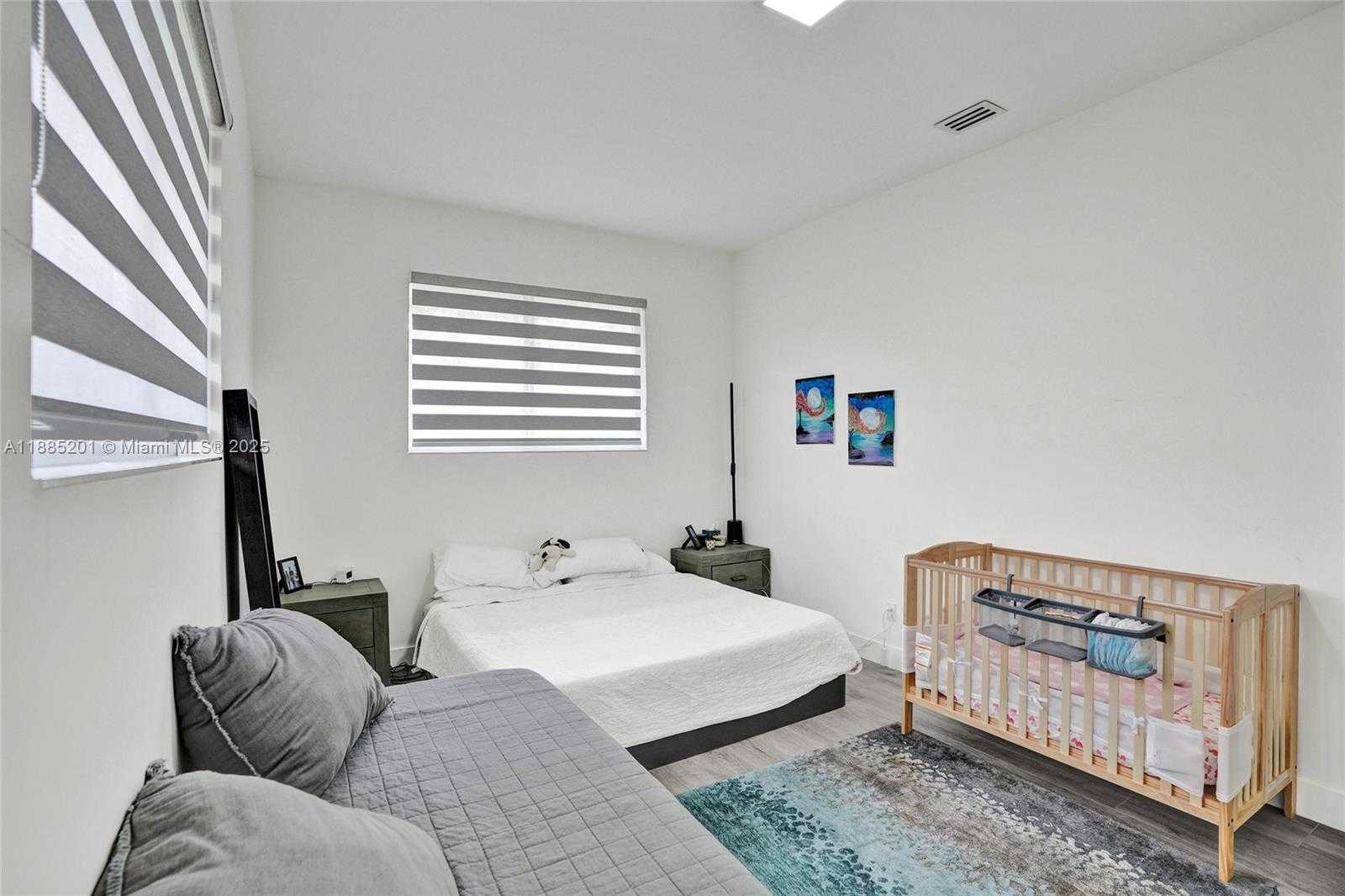 Small Image of 3784 SHERIDAN AVE, Miami Beach Number 21