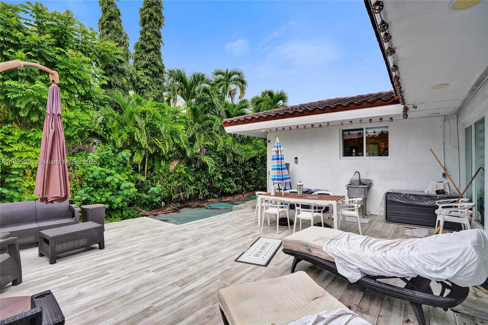 Small Image of 3784 SHERIDAN AVE, Miami Beach Number 25