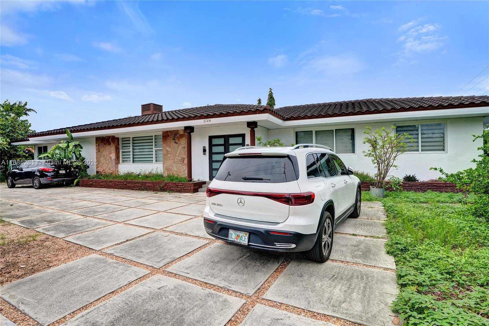 Small Image of 3784 SHERIDAN AVE, Miami Beach Number 30