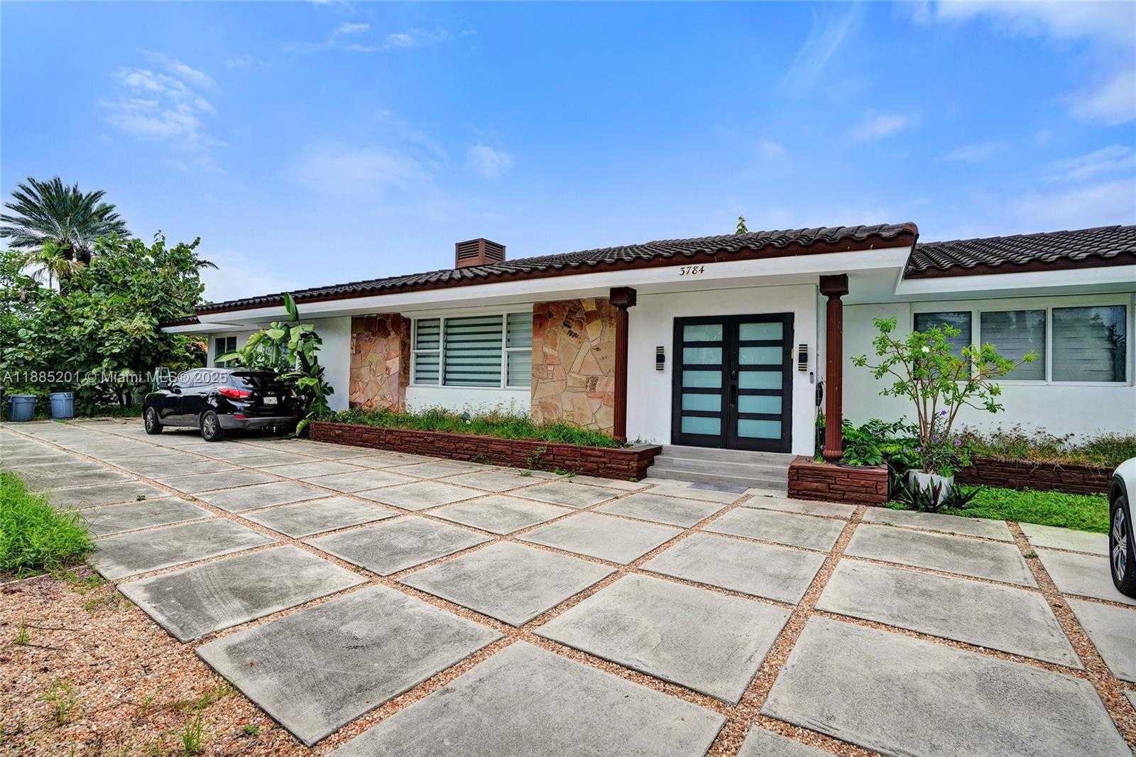 Small Image of 3784 SHERIDAN AVE, Miami Beach Number 31