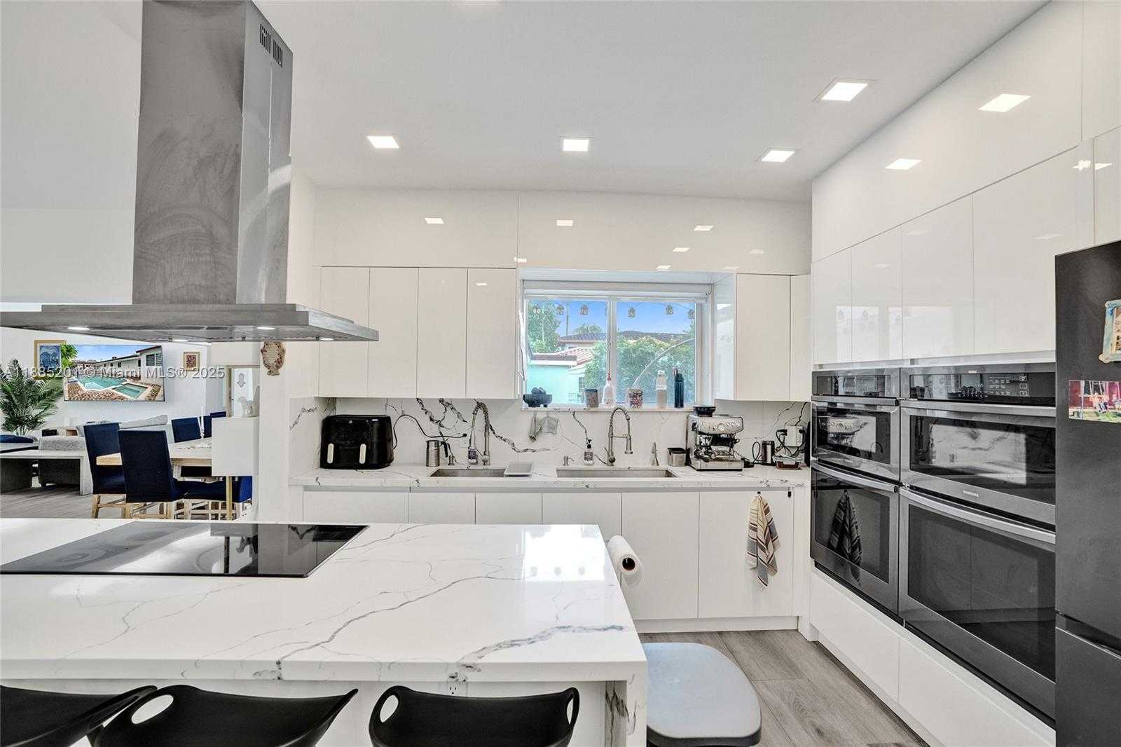 Small Image of 3784 SHERIDAN AVE, Miami Beach Number 41