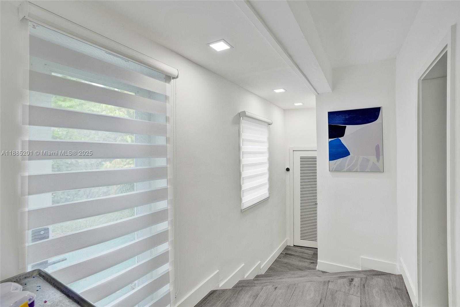 Small Image of 3784 SHERIDAN AVE, Miami Beach Number 42