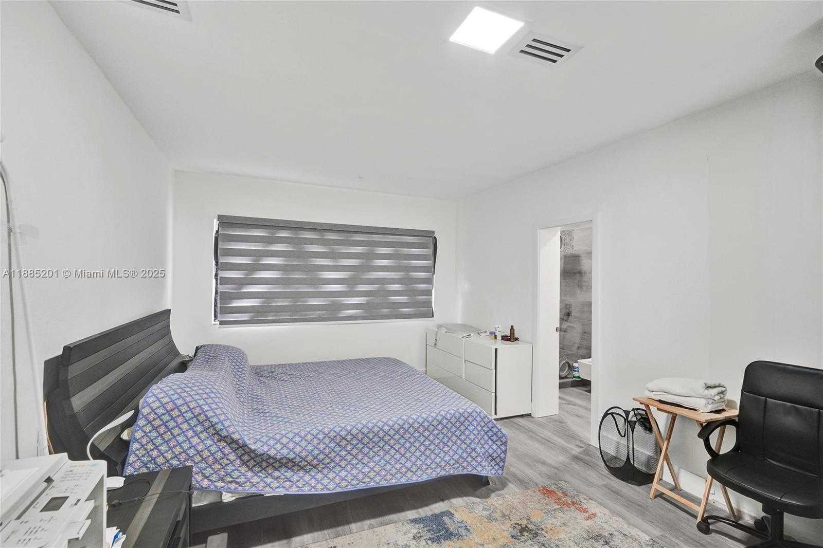 Small Image of 3784 SHERIDAN AVE, Miami Beach Number 43