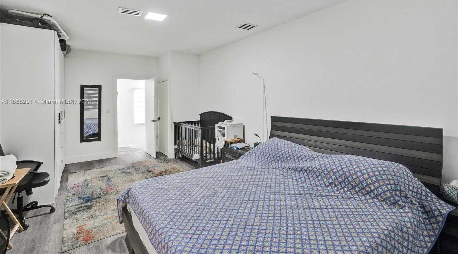 Small Image of 3784 SHERIDAN AVE, Miami Beach Number 44