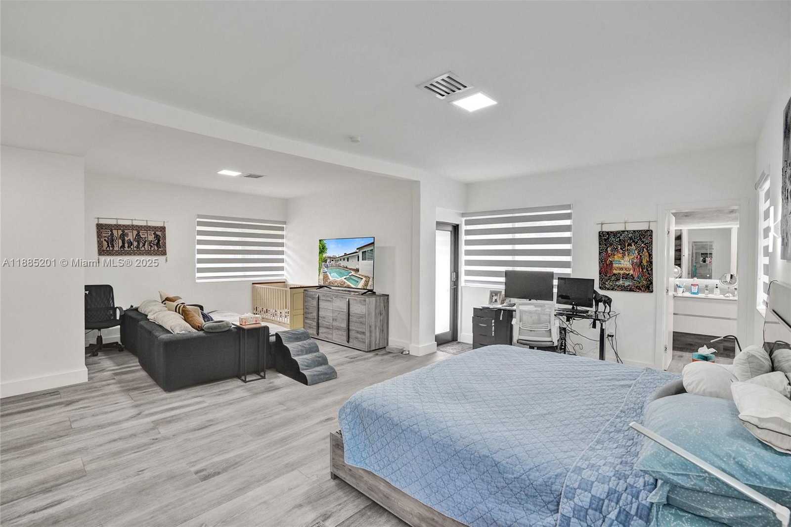 Small Image of 3784 SHERIDAN AVE, Miami Beach Number 6