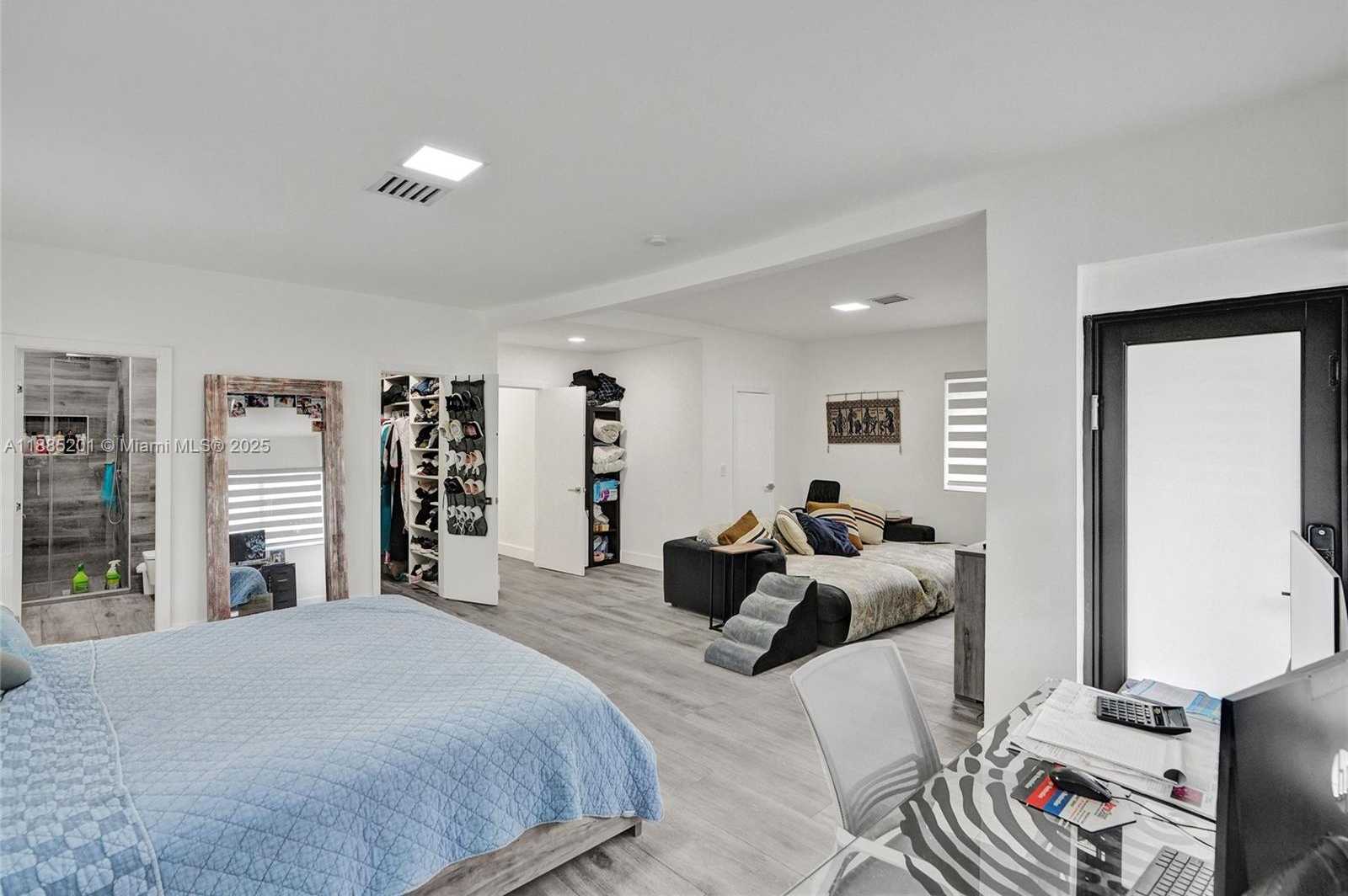 Small Image of 3784 SHERIDAN AVE, Miami Beach Number 7
