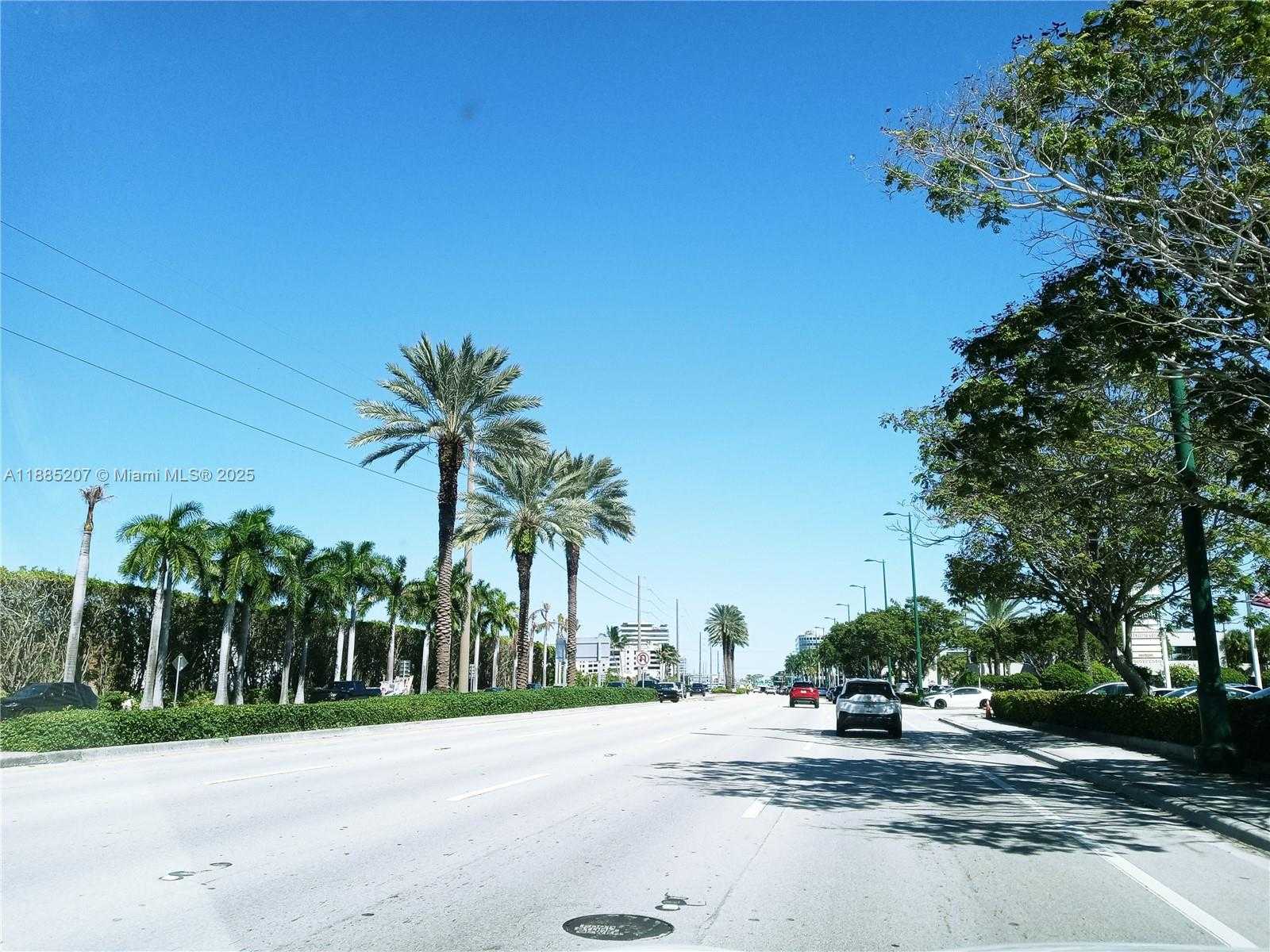 Small Image of 20400 WEST COUNTRY CLUB DR #303, Aventura Number 3