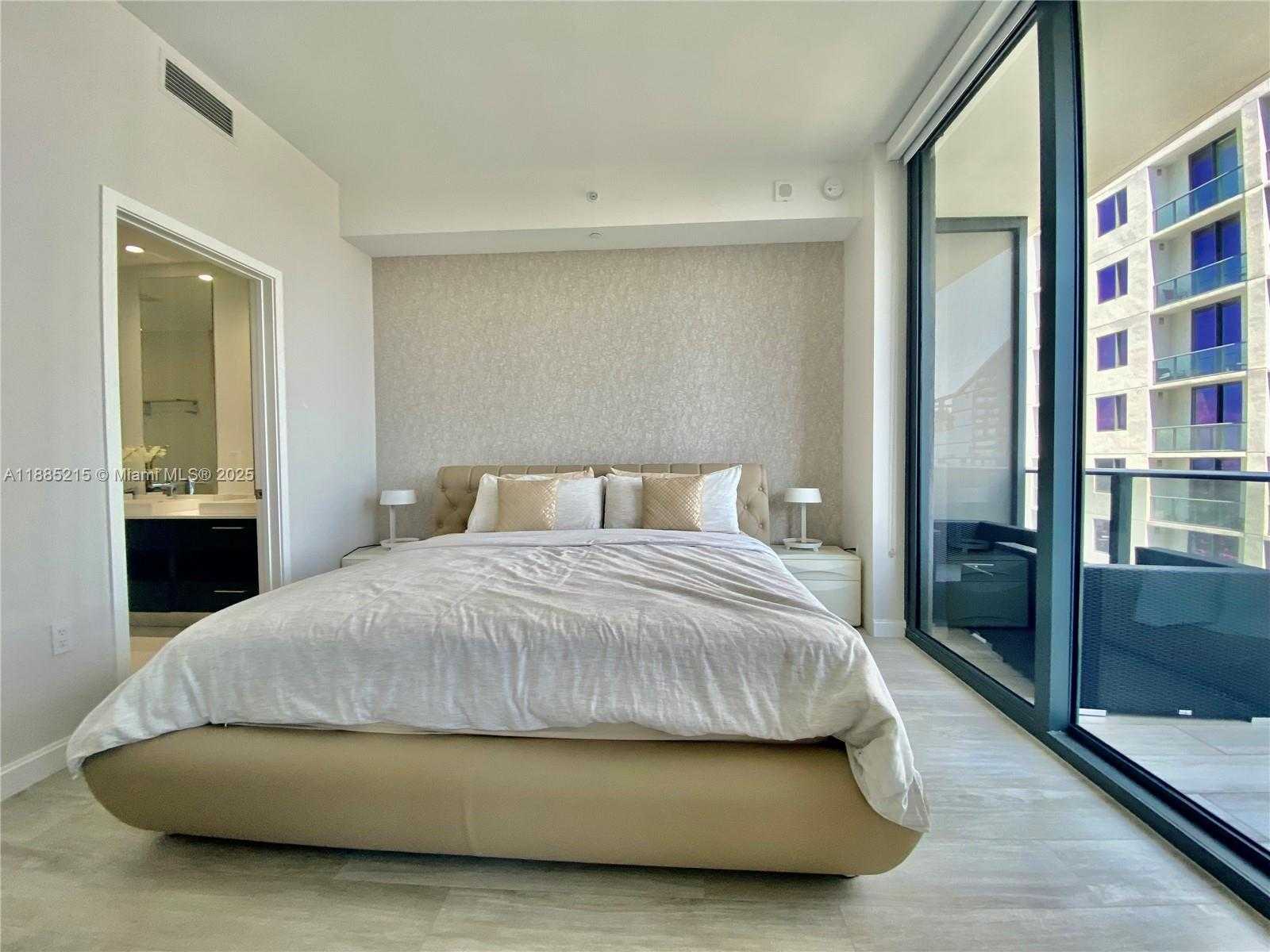 Small Image of 55 SOUTH WEST 9TH ST #4201, Miami Number 15