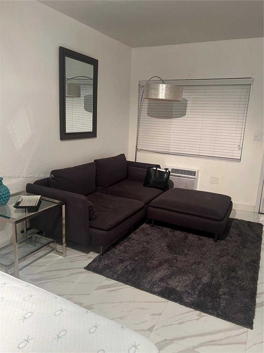 Small Image of 1611 WEST #12, Miami Beach Number 4