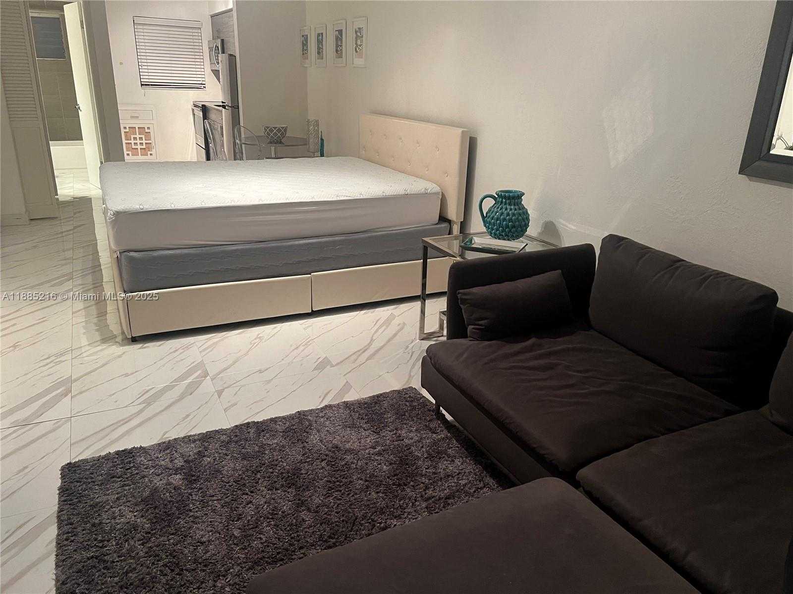Small Image of 1611 WEST #12, Miami Beach Number 5