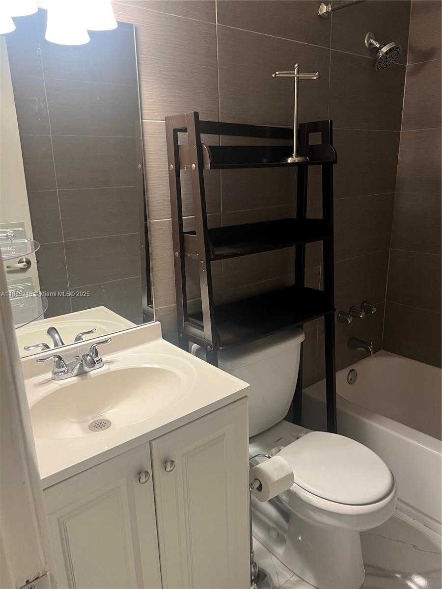 Small Image of 1611 WEST #12, Miami Beach Number 7