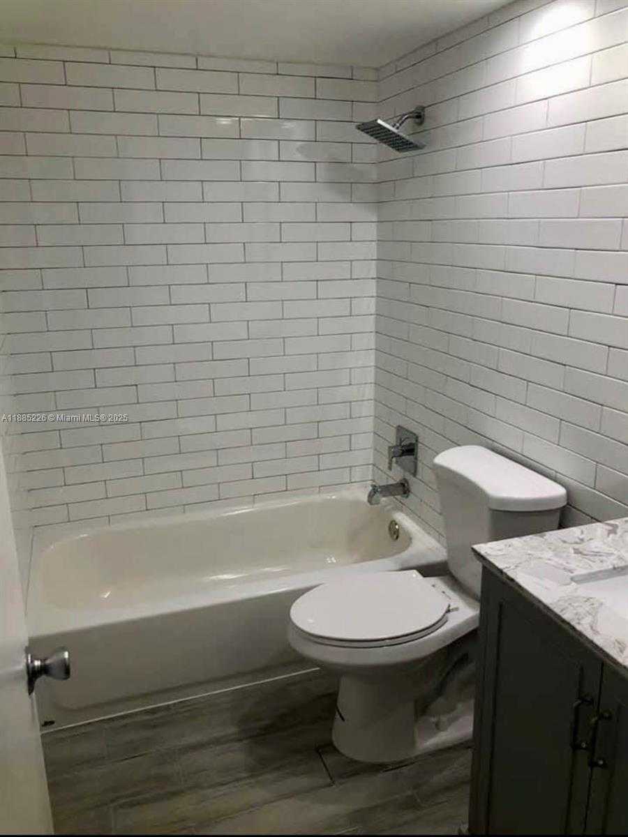 Small Image of 250 LAYNE BLVD #307, Hallandale Beach Number 12