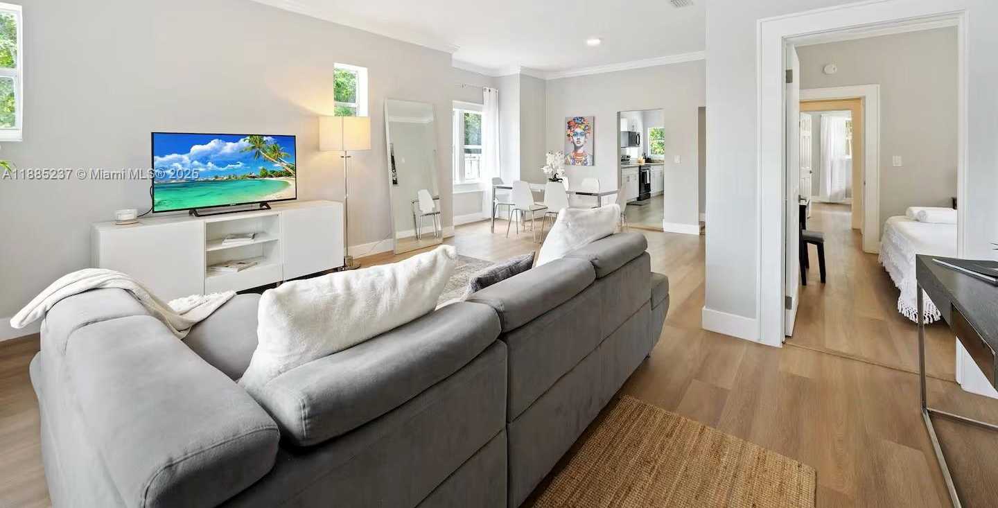 Small Image of 4711 NORTH MIAMI AVE, Miami Number 5