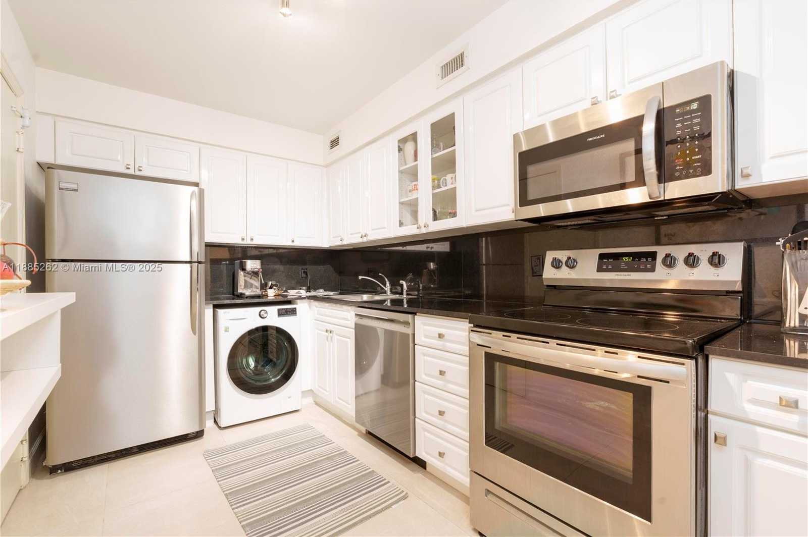 Small Image of 6770 INDIAN CREEK DR #9R, Miami Beach Number 7