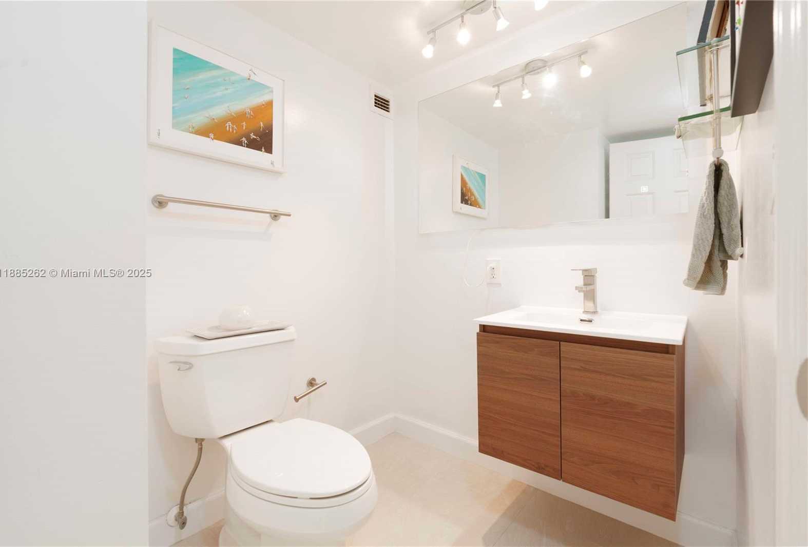 Small Image of 6770 INDIAN CREEK DR #9R, Miami Beach Number 9