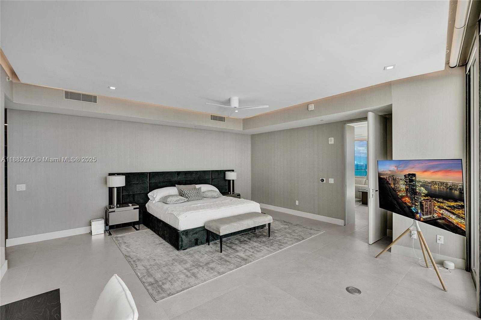 Small Image of 18975 COLLINS AVE #3000, Sunny Isles Beach Number 52