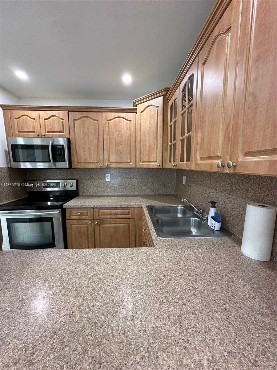 Small Image of 1555 WEST 44TH PL #234, Hialeah Number 11