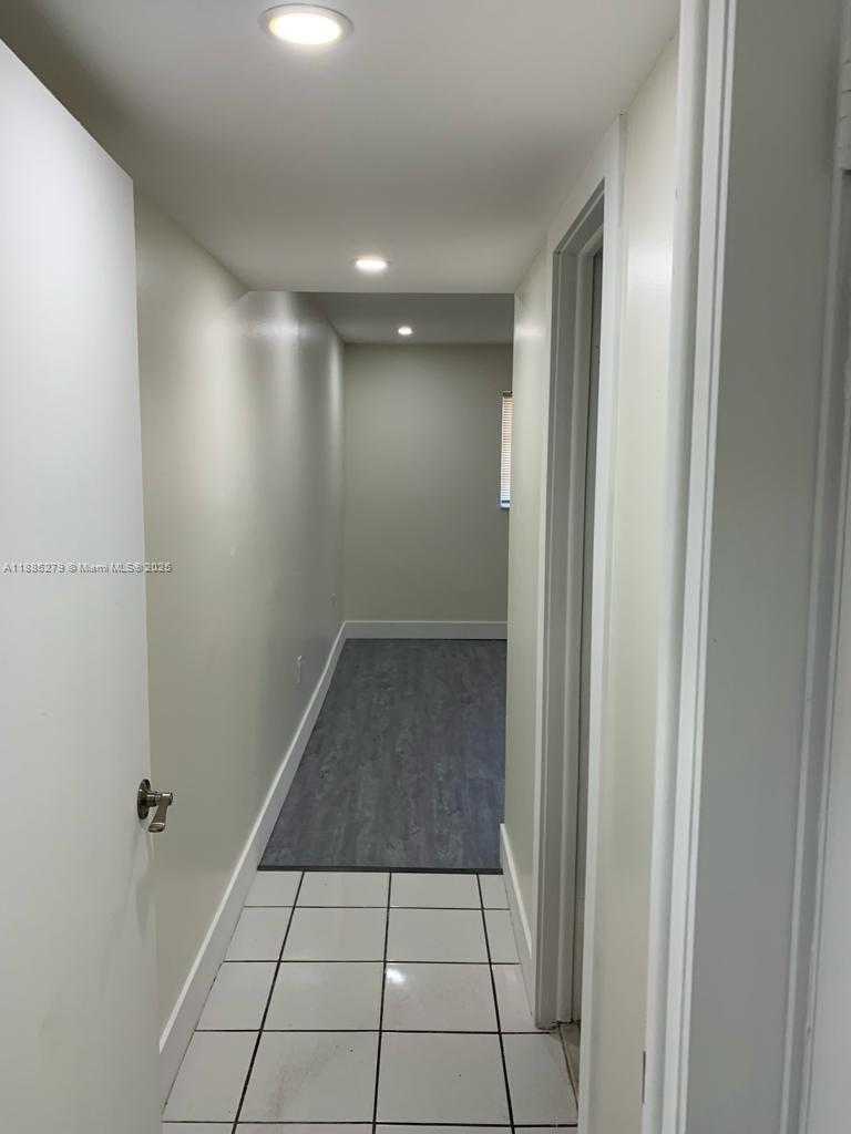 Small Image of 1555 WEST 44TH PL #234, Hialeah Number 18