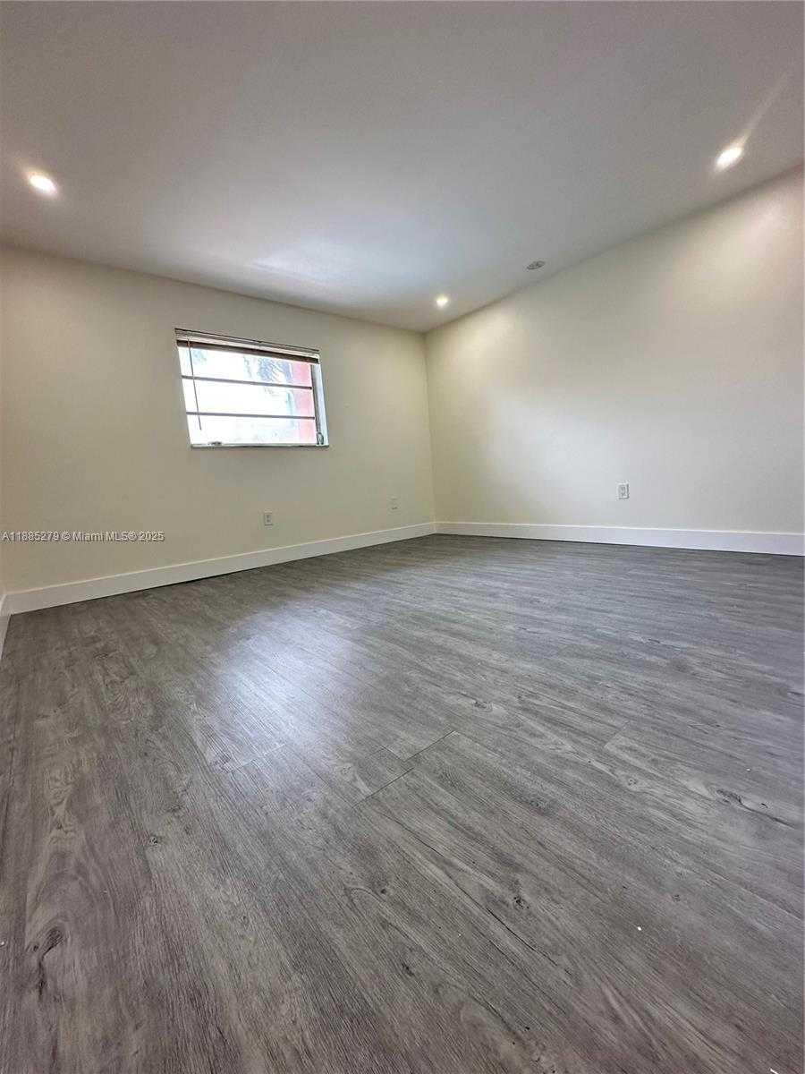 Small Image of 1555 WEST 44TH PL #234, Hialeah Number 23