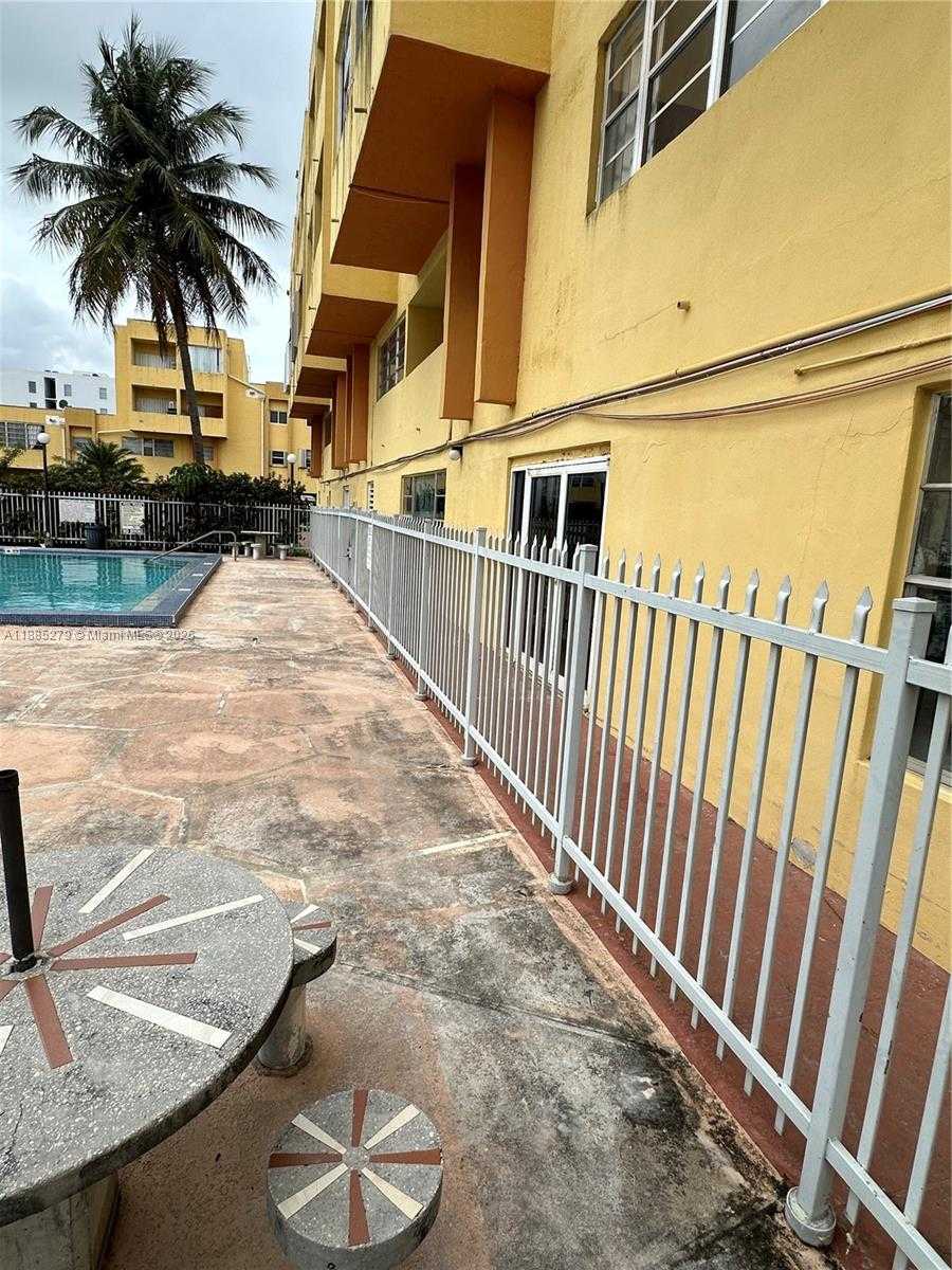 Small Image of 1555 WEST 44TH PL #234, Hialeah Number 30