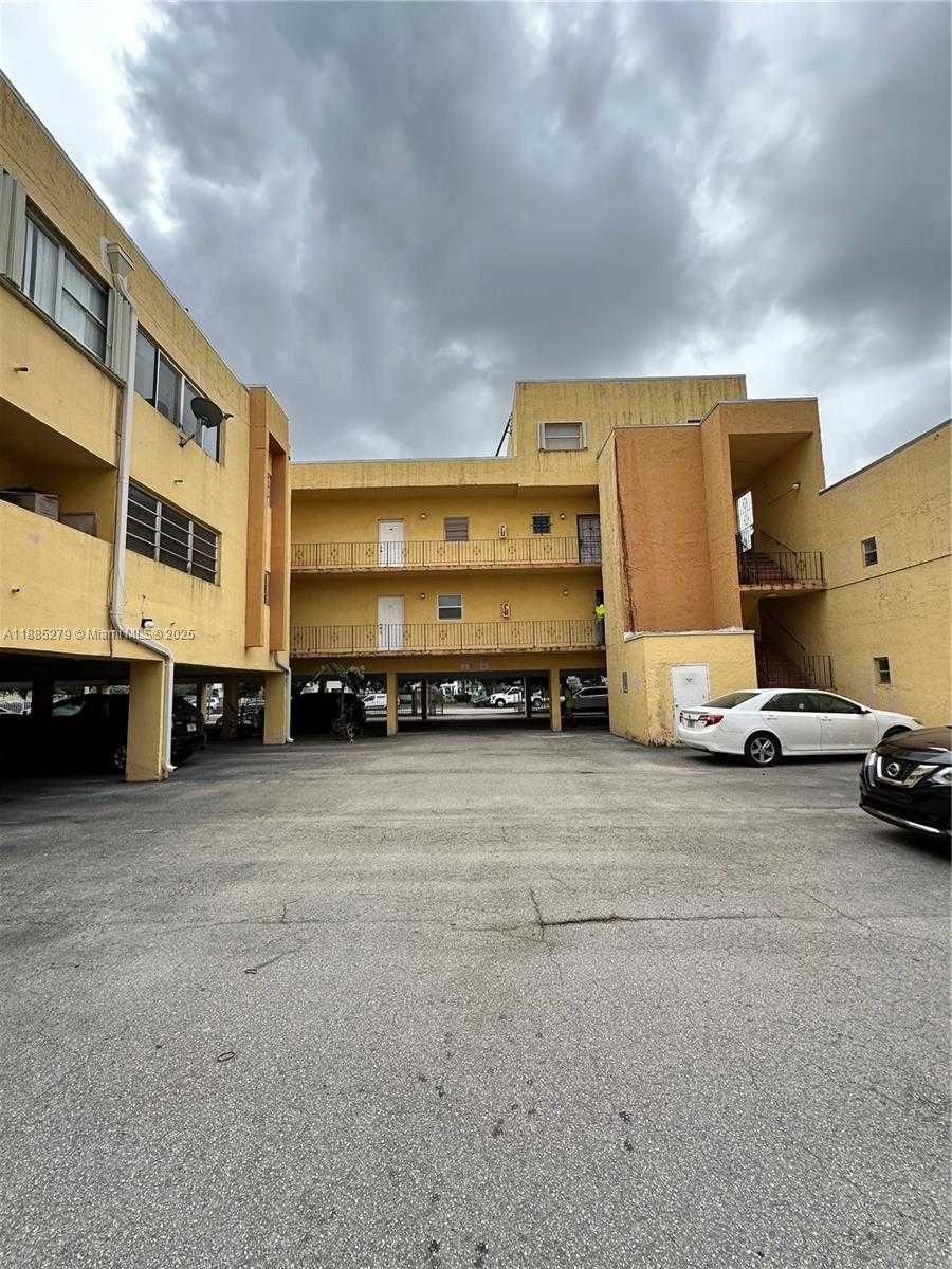 Small Image of 1555 WEST 44TH PL #234, Hialeah Number 31