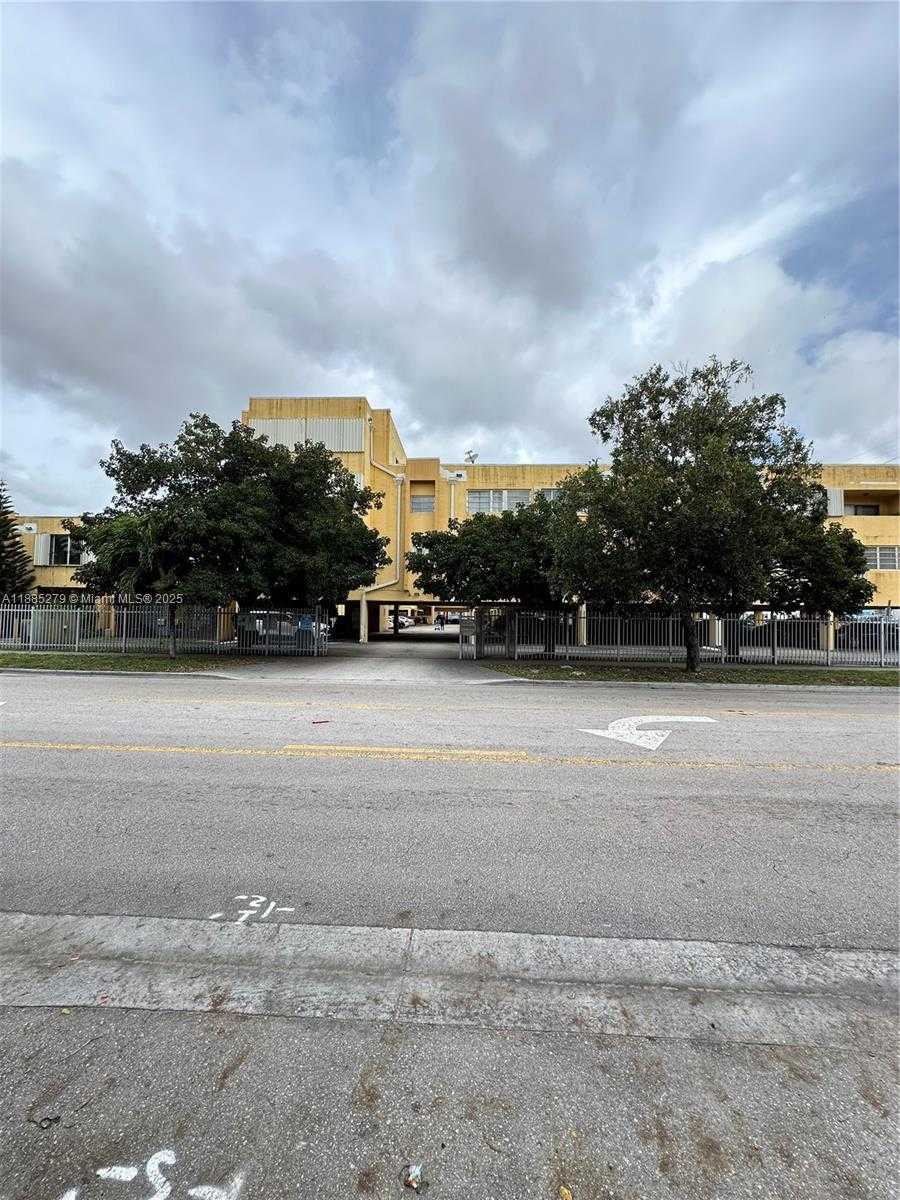Small Image of 1555 WEST 44TH PL #234, Hialeah Number 36