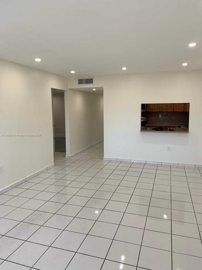 Small Image of 1555 WEST 44TH PL #234, Hialeah Number 5