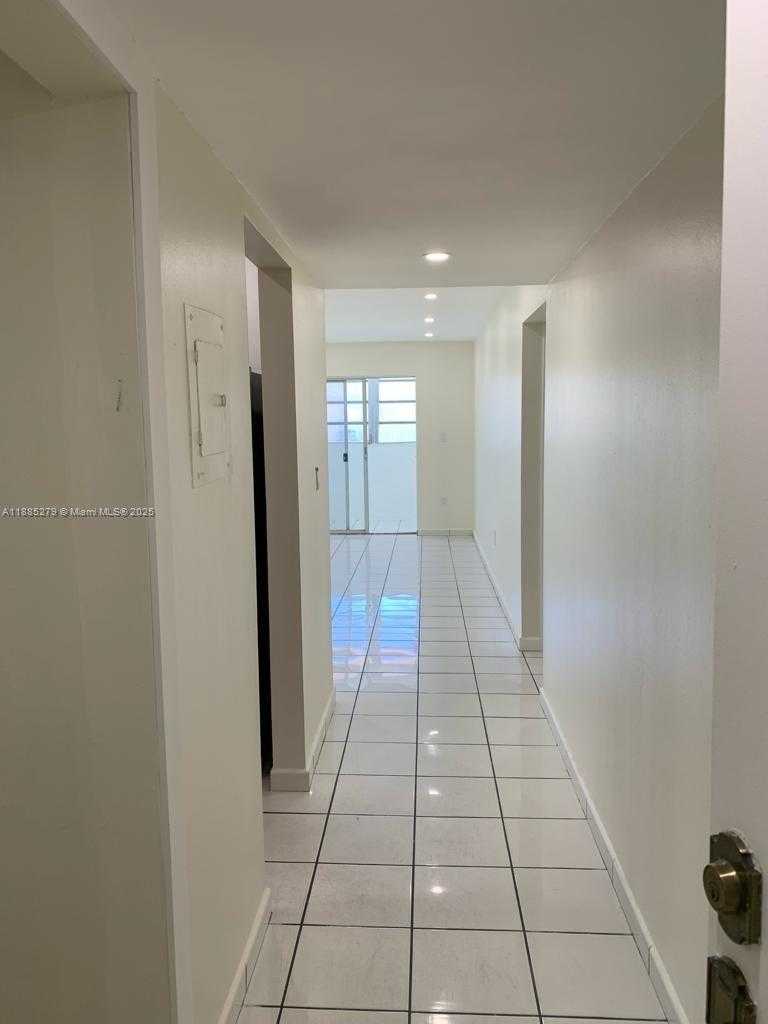 Small Image of 1555 WEST 44TH PL #234, Hialeah Number 6